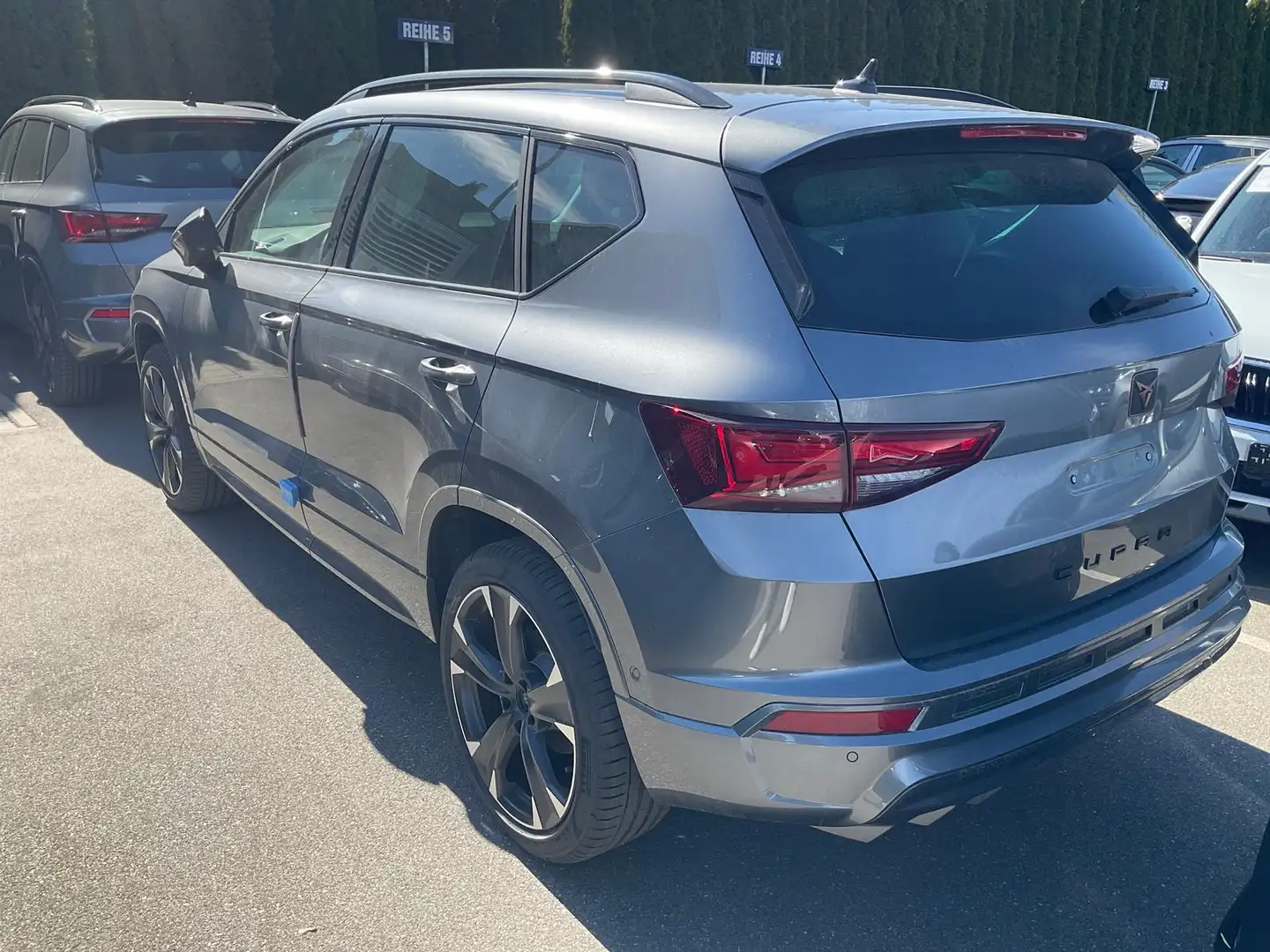 CUPRA Ateca Basis 4Drive 2.0 TSI DSG 4Drive, AHK, Navi, Kam... Grau - 2