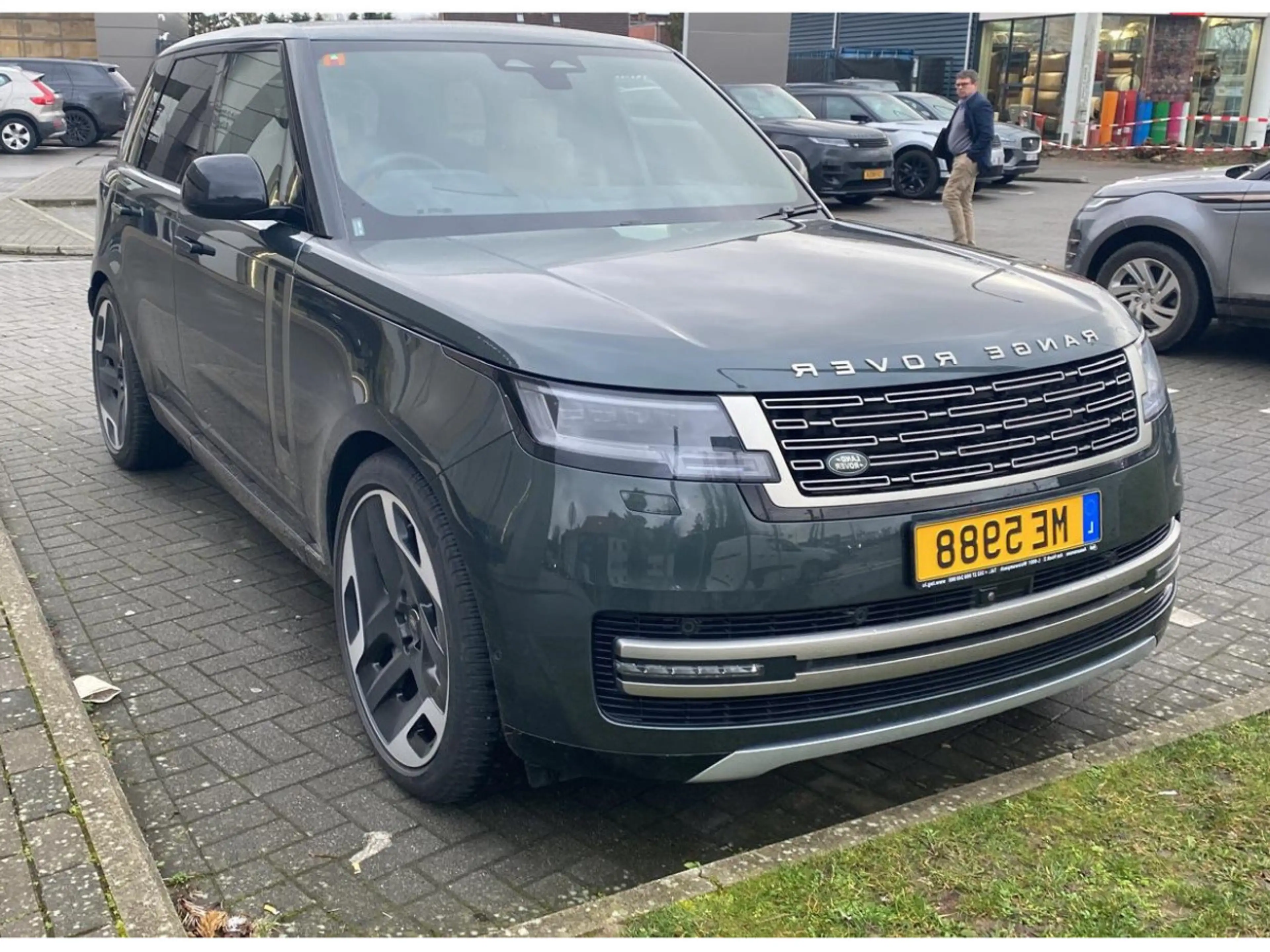 Land Rover Range Rover SE HSE P530 Full options 2nd SET je jantes 23 KAHN — photo 2