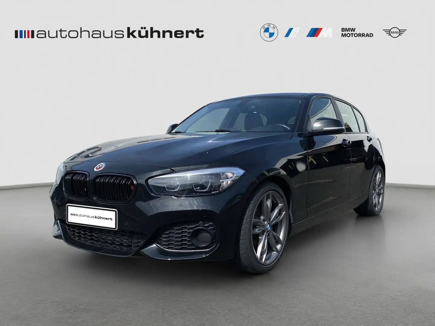 BMW 118 i 5-Türer im Kundenauftrag Noir - 1