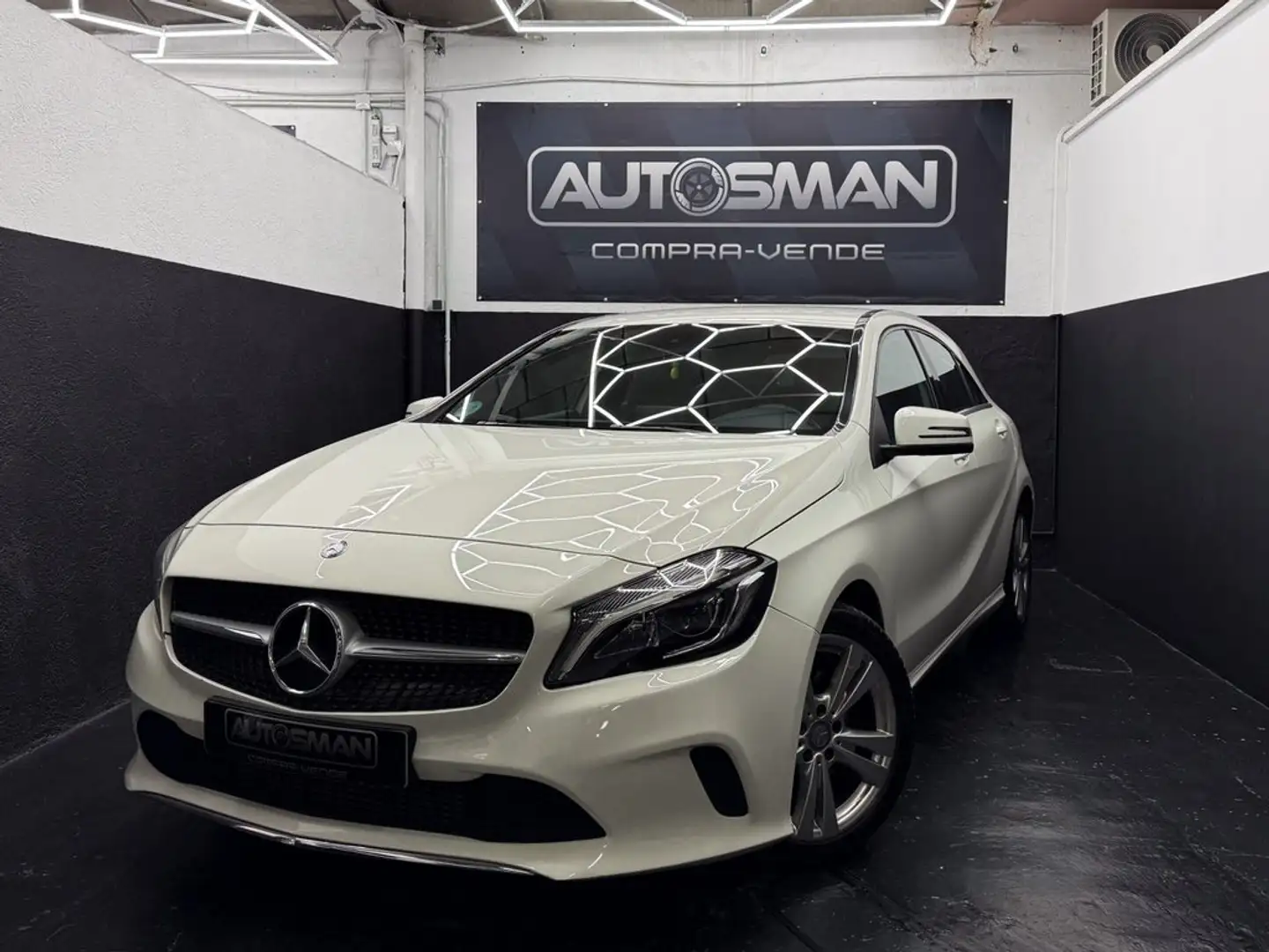 Mercedes-Benz A 200 d Urban Blanco - 1