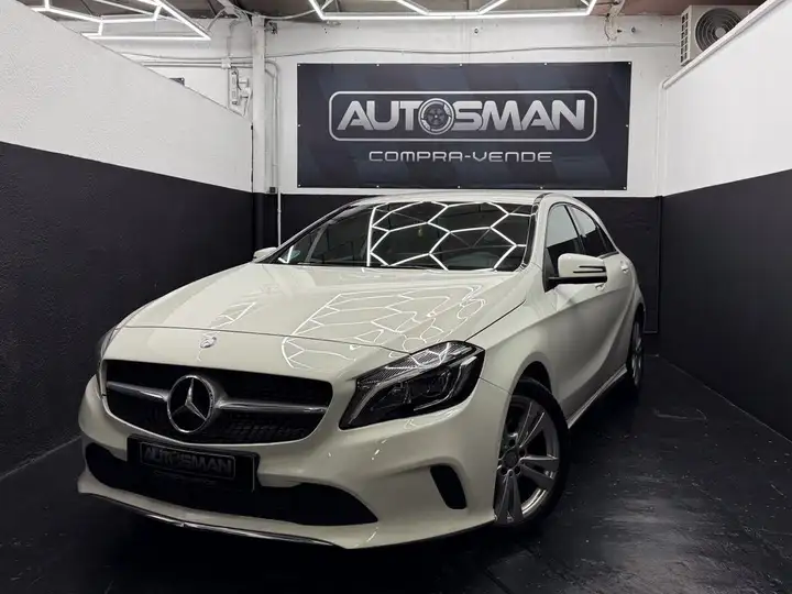 Mercedes-Benz Clase A A 200d 7G-DCT Urban (103 CO2) 2016