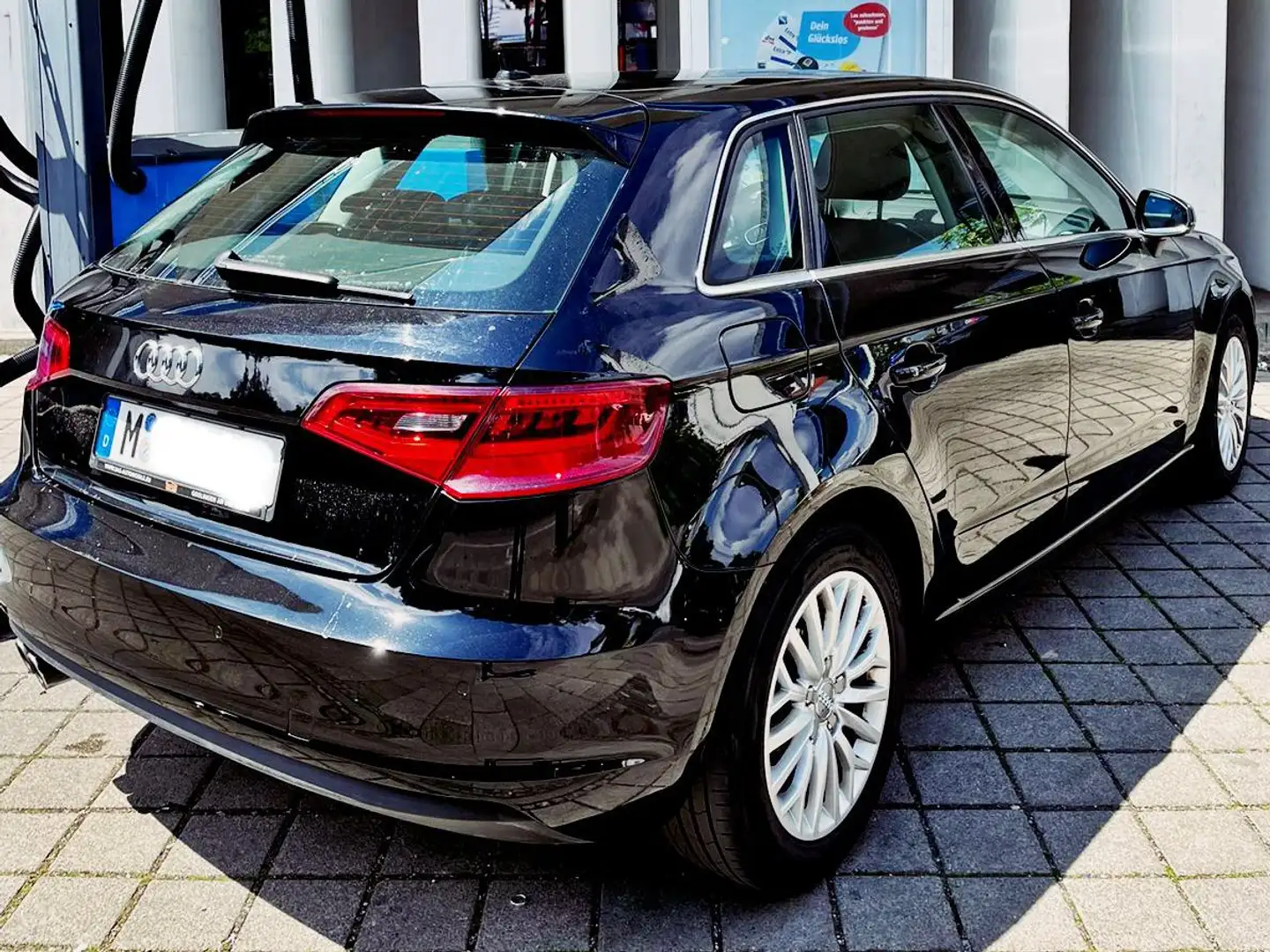 Audi A3 Schwarz - 2