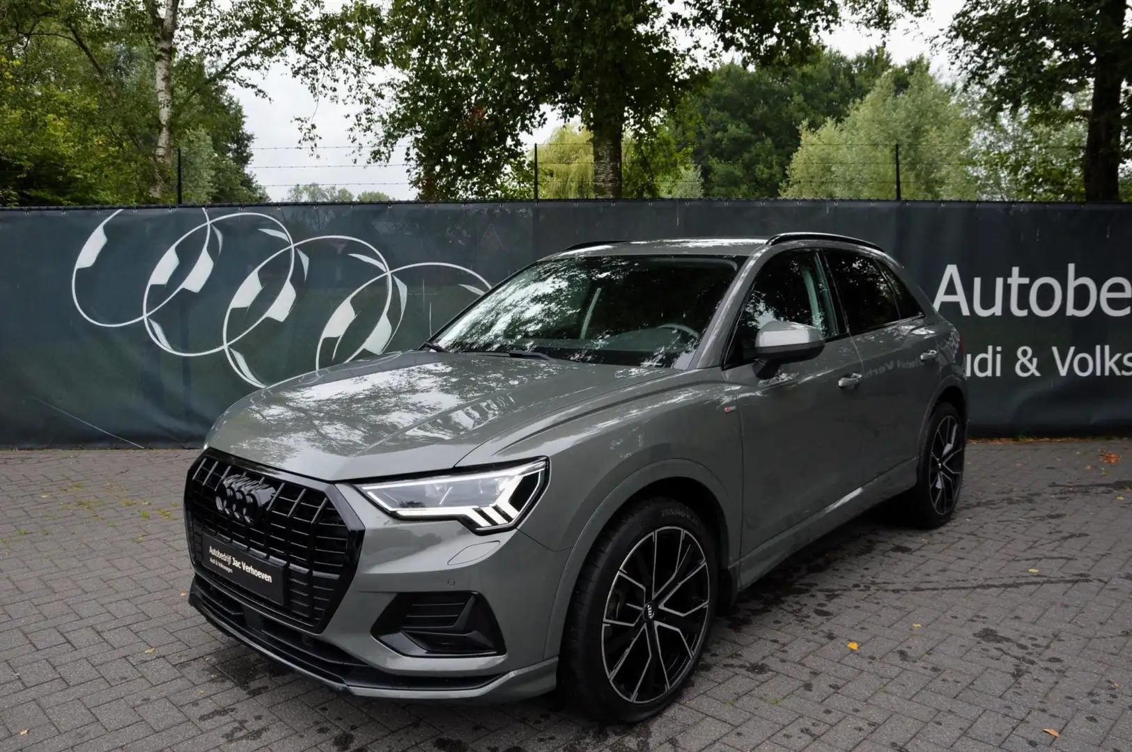 Audi Q3 35 TFSI 150pk|Black Edition|Apple Carplay|Virtual Gris - 1