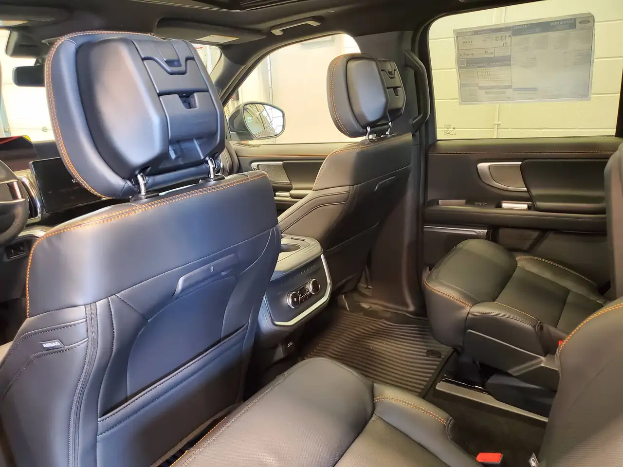 Ford Expedition снимка Ford Expedition