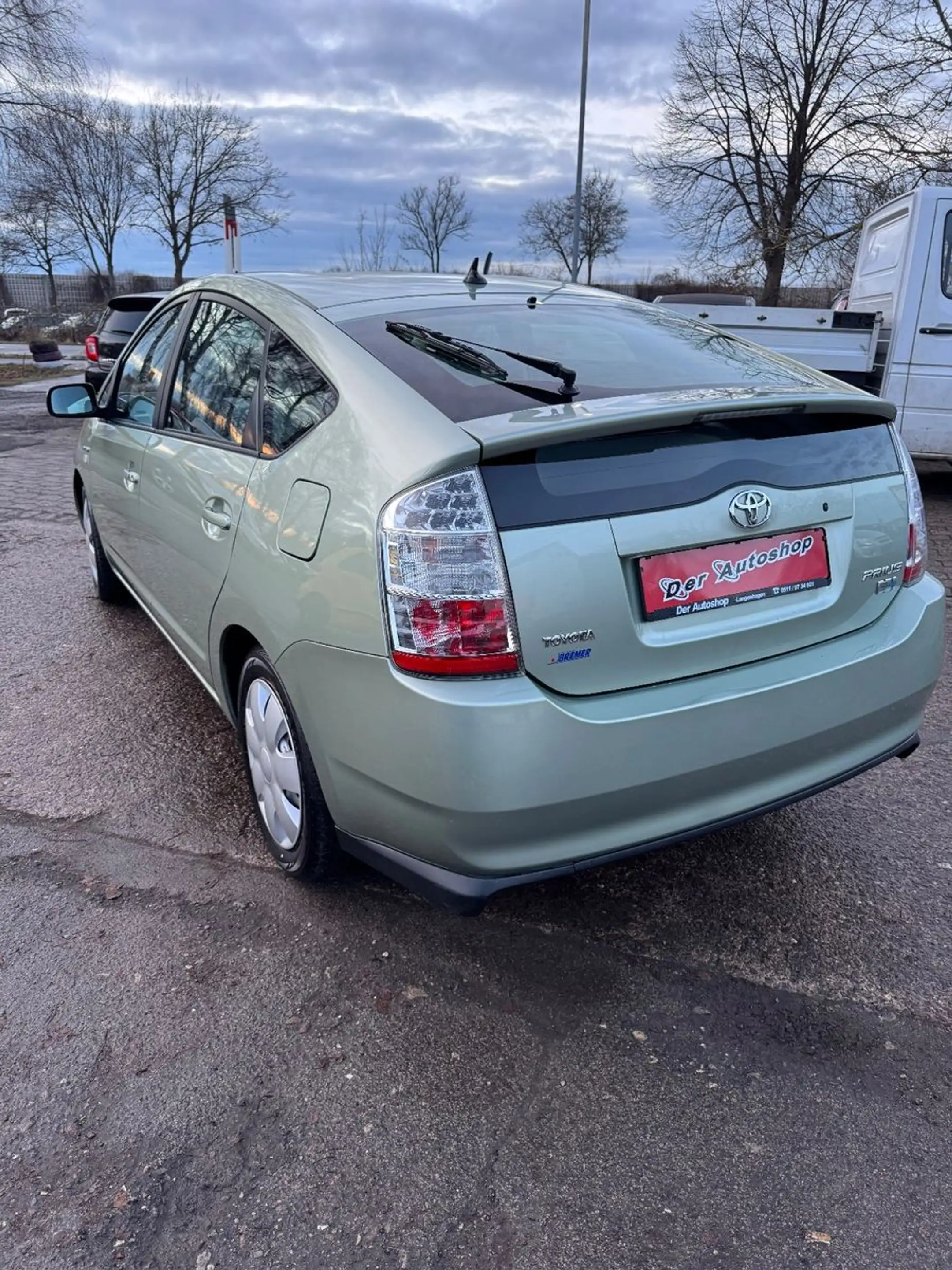 Toyota Prius Sol — photo 3