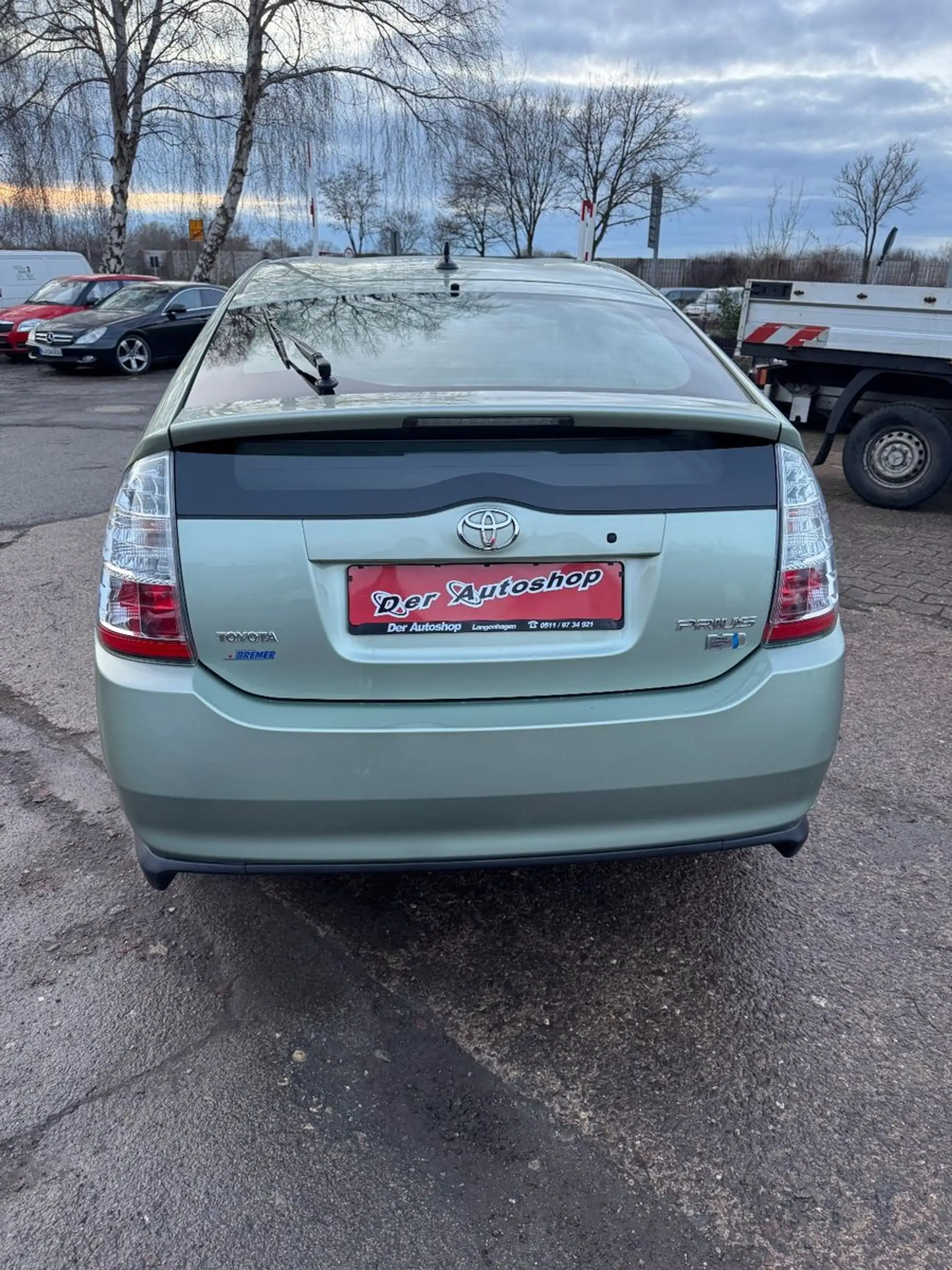 Toyota Prius Sol — photo 4