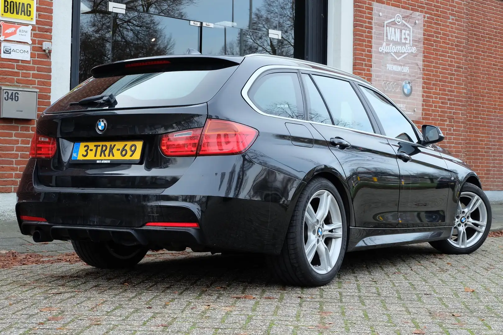 BMW 316 3-serie Touring 316i Executive / M Sport / Trekhaa Zwart - 2