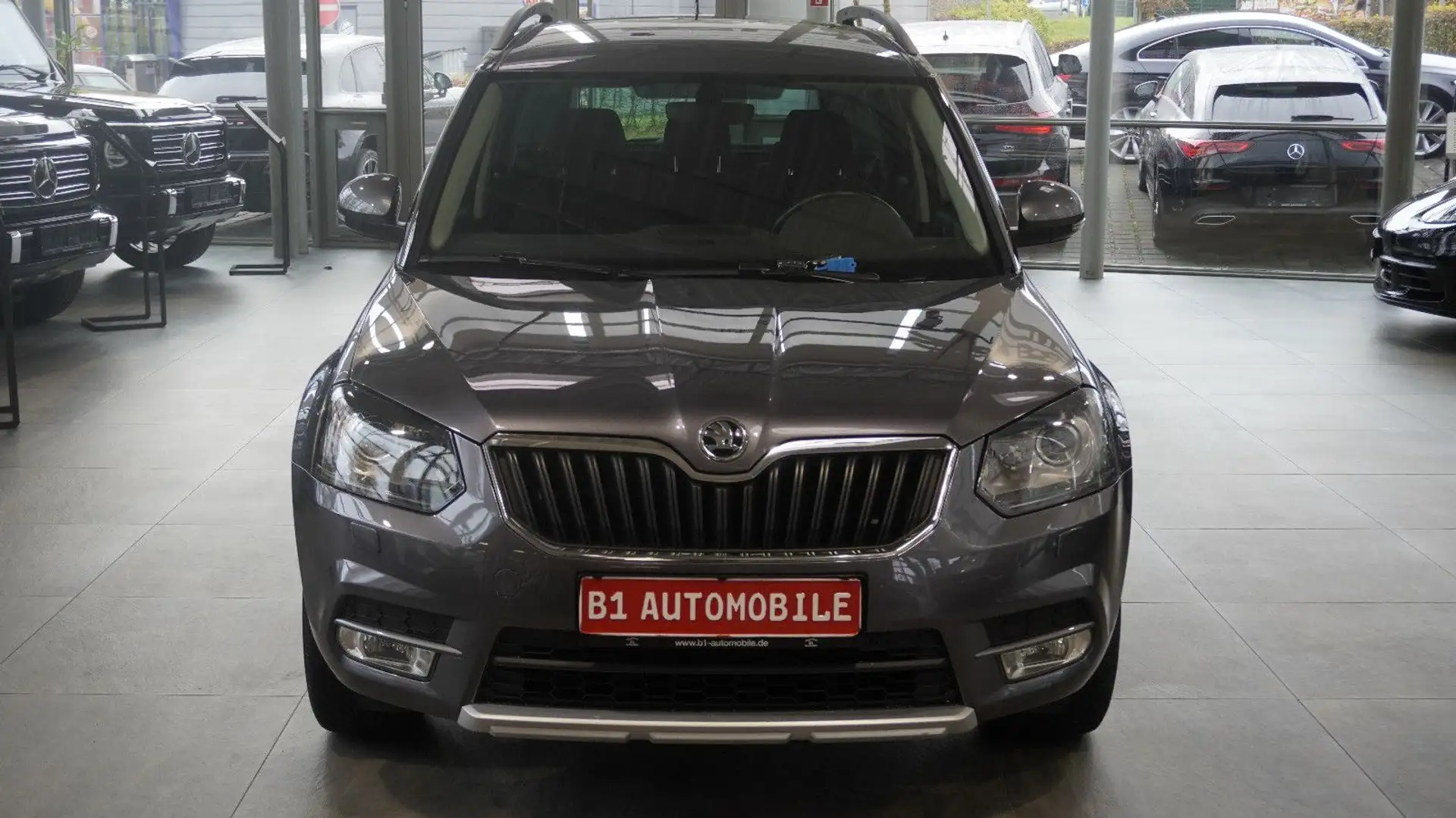 Skoda Yeti Drive 4x4*AHK*NAVI*DAB*SOUND*1-HAND* Grau - 2