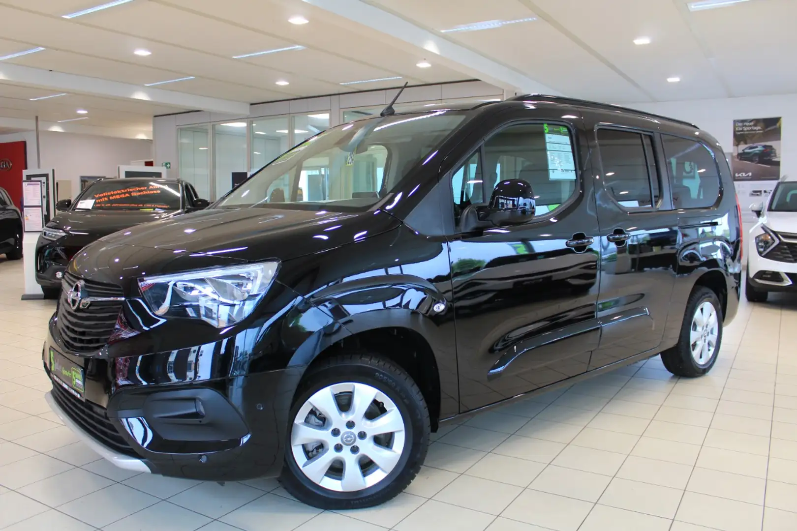 Opel Combo Life -e ULTIMATE XL LED+SHZ+Winterp.+Kam. Negru - 2