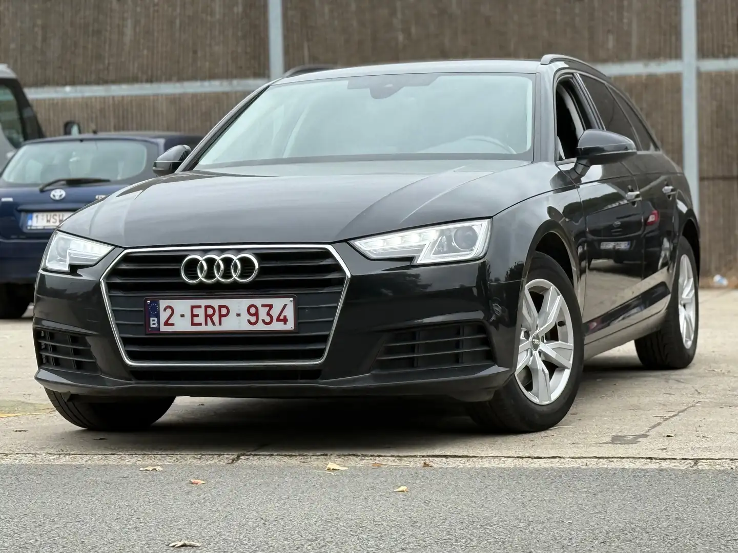 Audi A4 A4 Avant 30 TDI S tronic-2019-179000km-Automaat Zwart - 1
