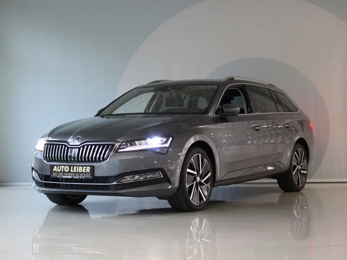 Skoda Superb Combi 2.0 TDI DSG AHK/Matrix/Cam/ACC Navi Gris - 2