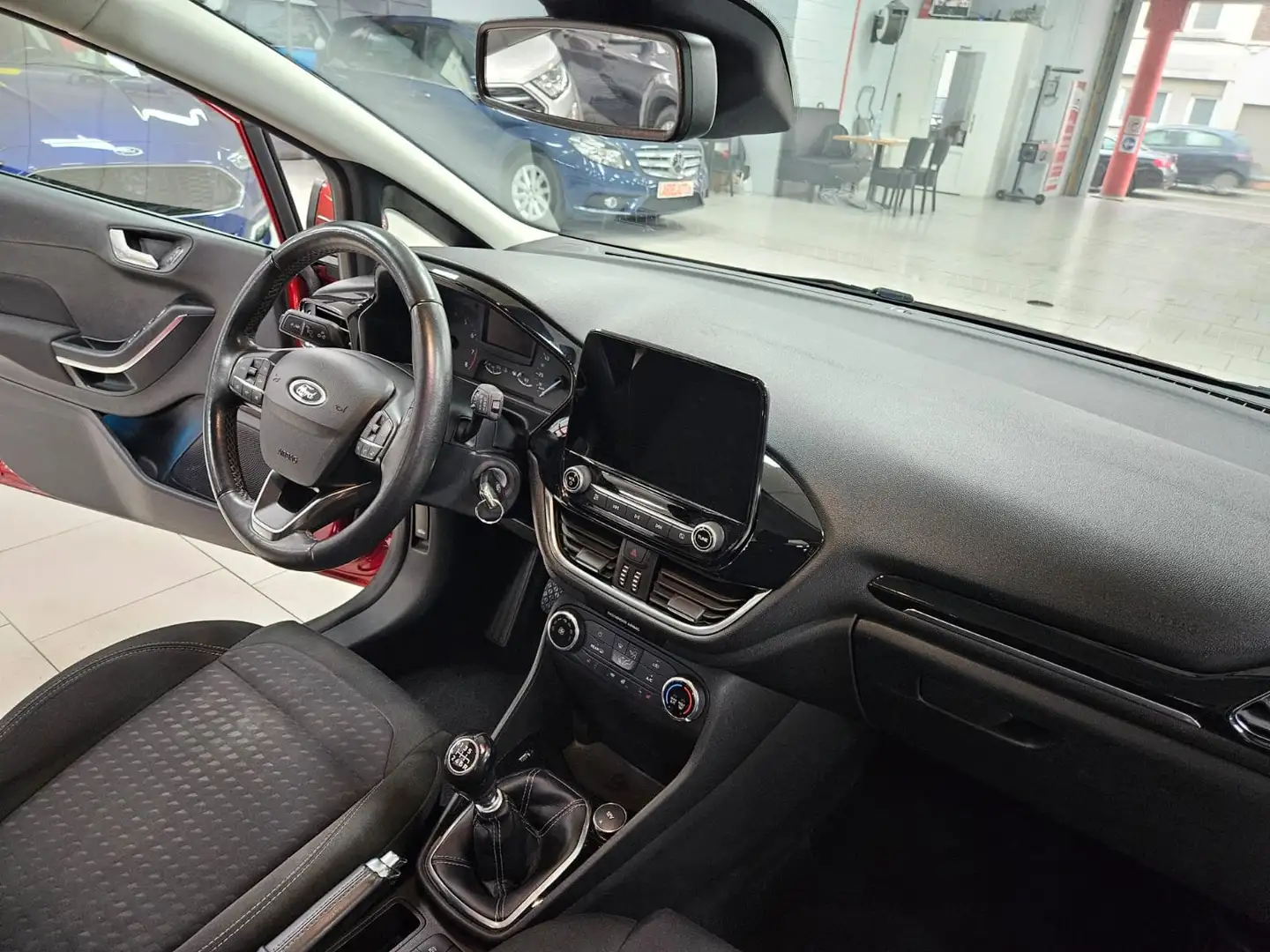 Ford Fiesta 1.0i Chauffants Lane Assist Blue Clim Cruise CRPLY Rouge - 2