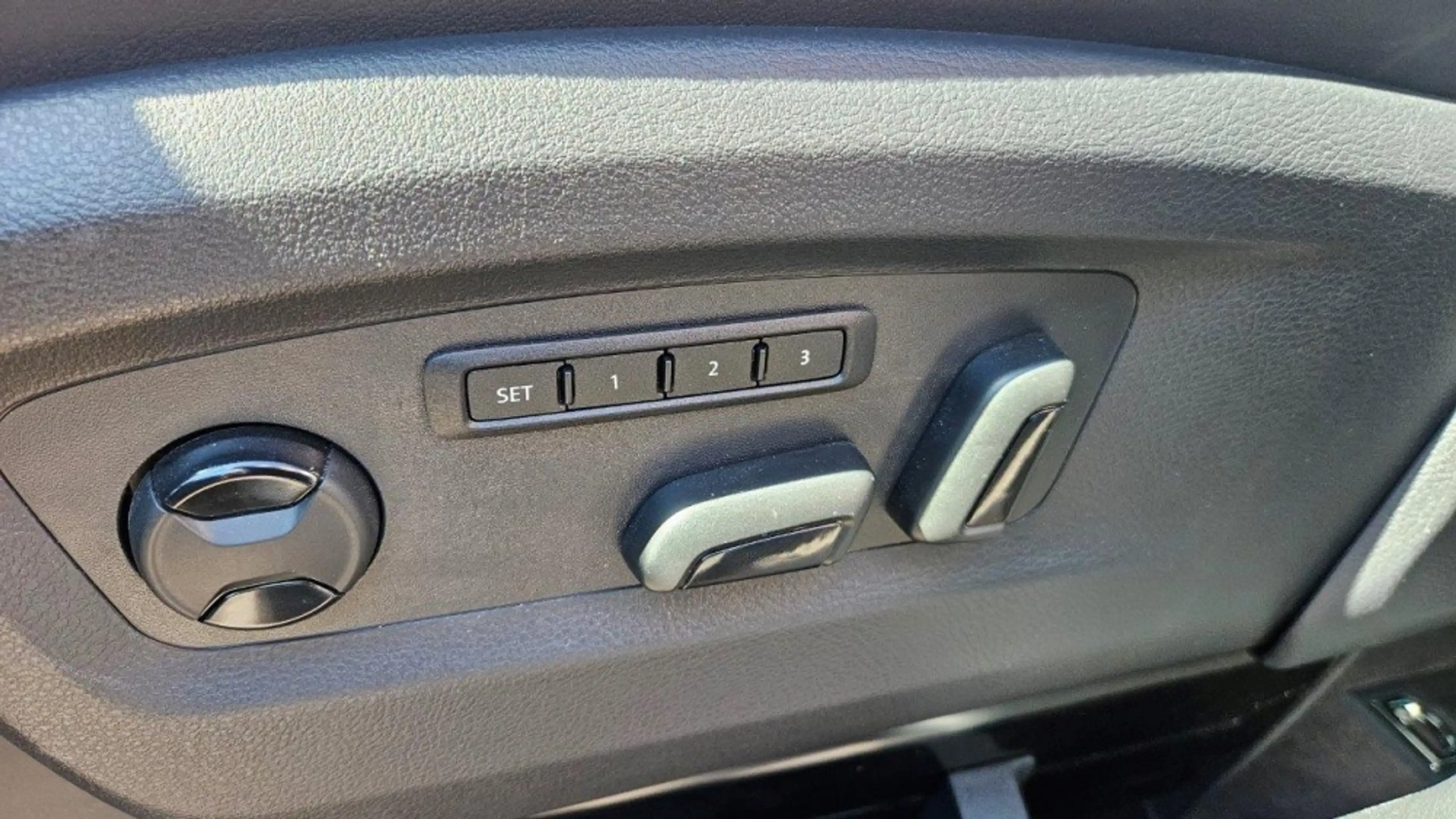 Volkswagen T6.1 Multivan 2,0 TDI 204PS DSG Highline — photo 5