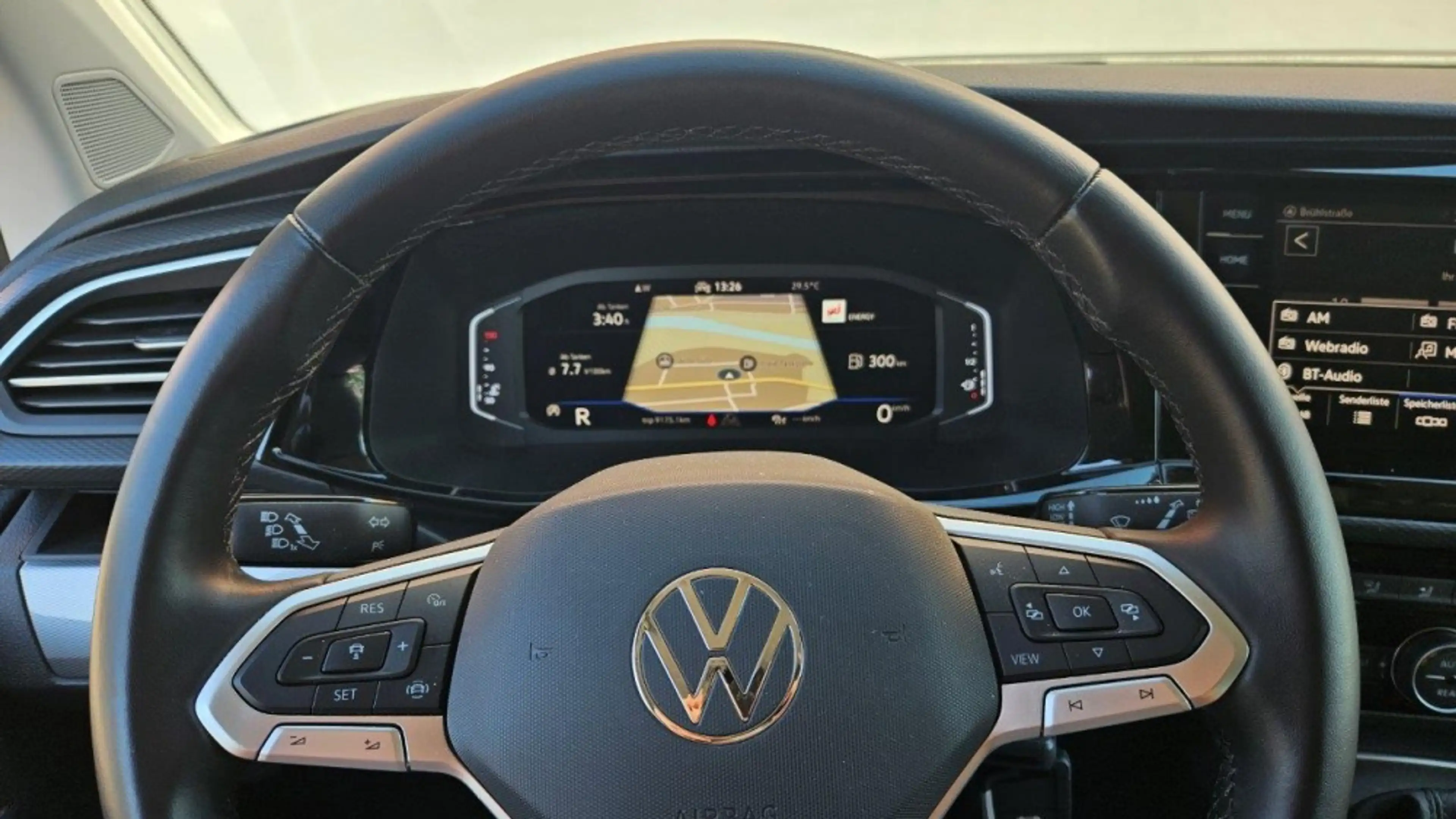 Volkswagen T6.1 Multivan 2,0 TDI 204PS DSG Highline — photo 6