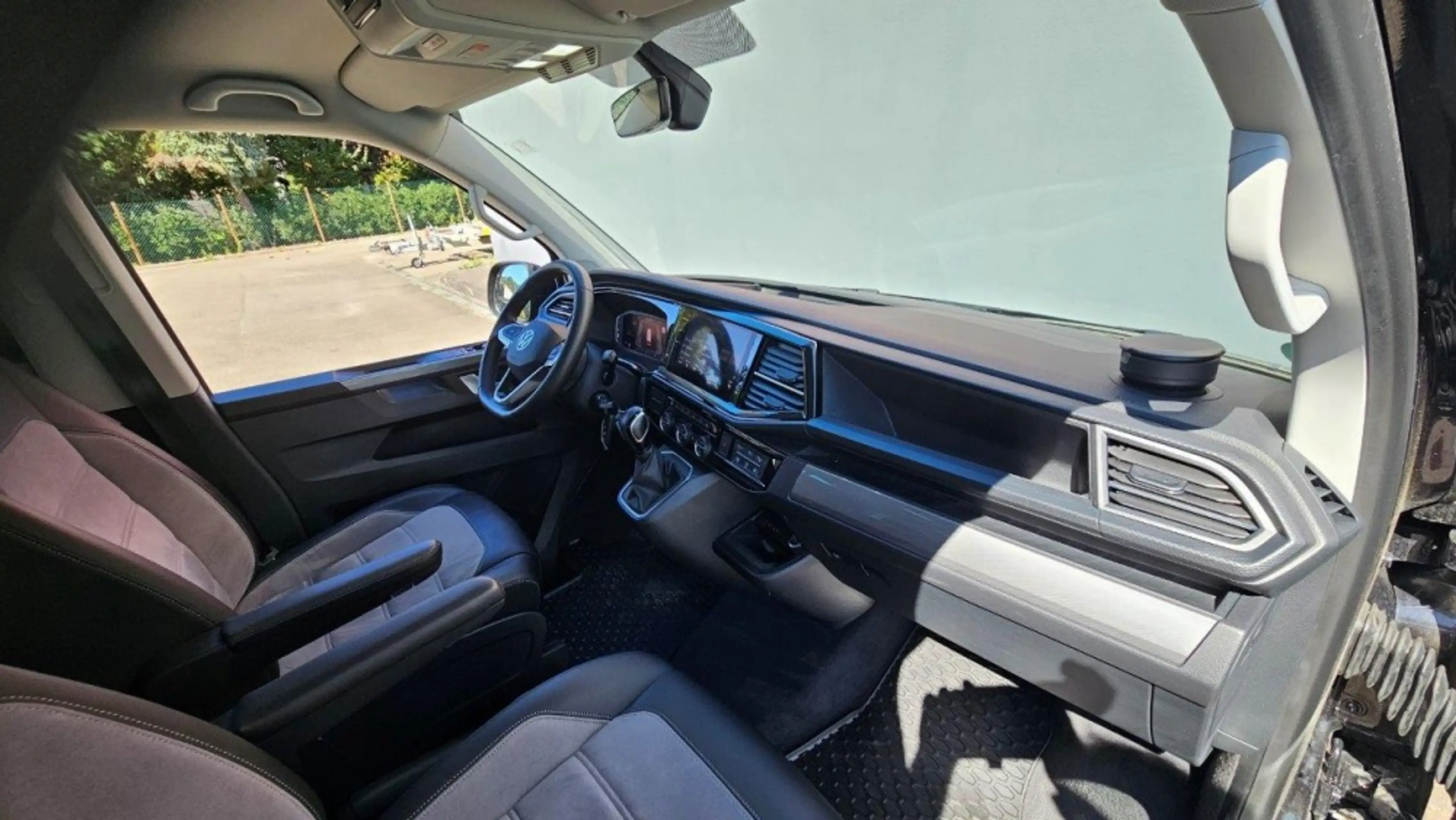 Volkswagen T6.1 Multivan 2,0 TDI 204PS DSG Highline — photo 14