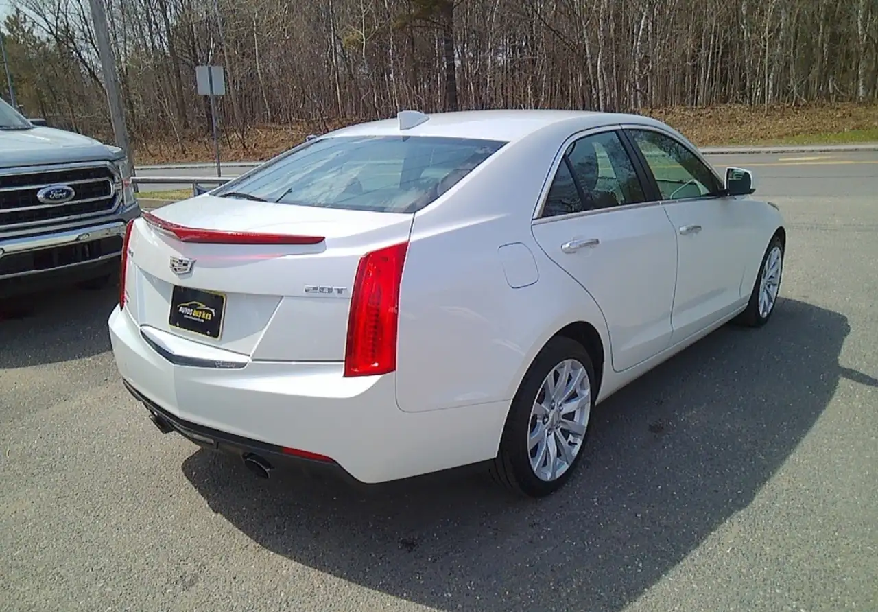 Cadillac ATS снимка Cadillac ATS