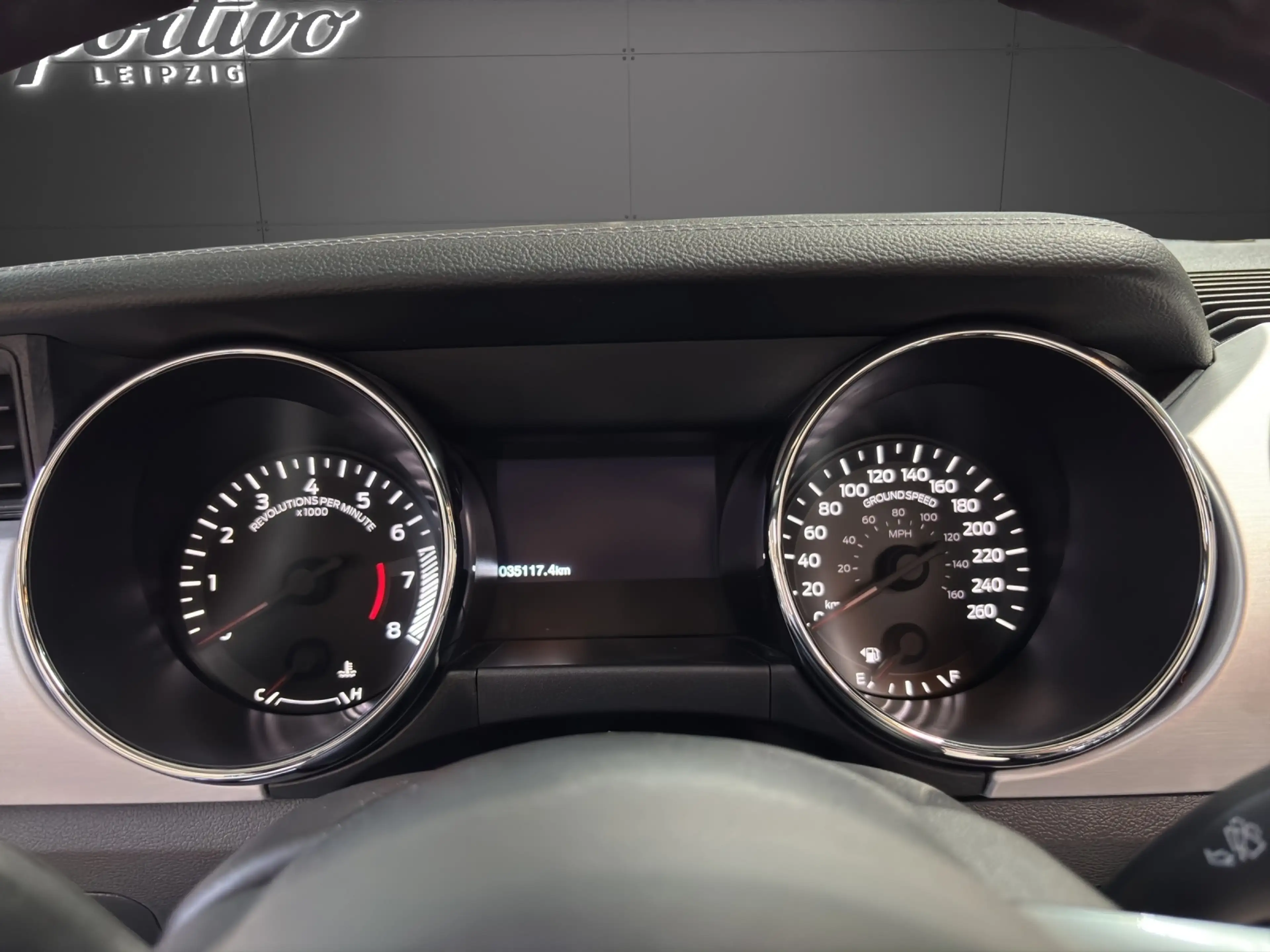 Ford Mustang GT Convertible — photo 10