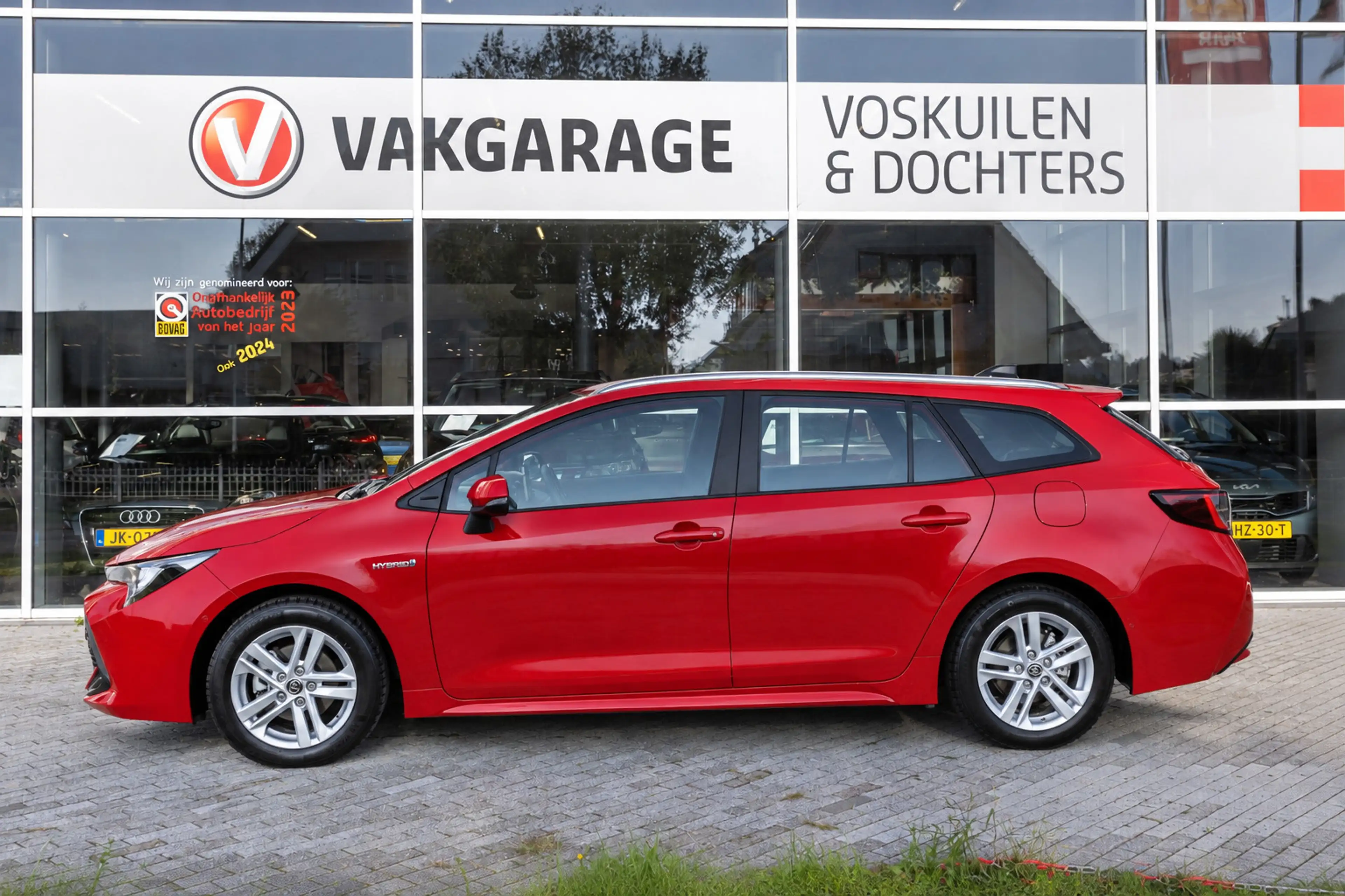 Toyota Corolla Touring Sports 1.8 Hybrid Business Plus Tech | Dod — photo 2