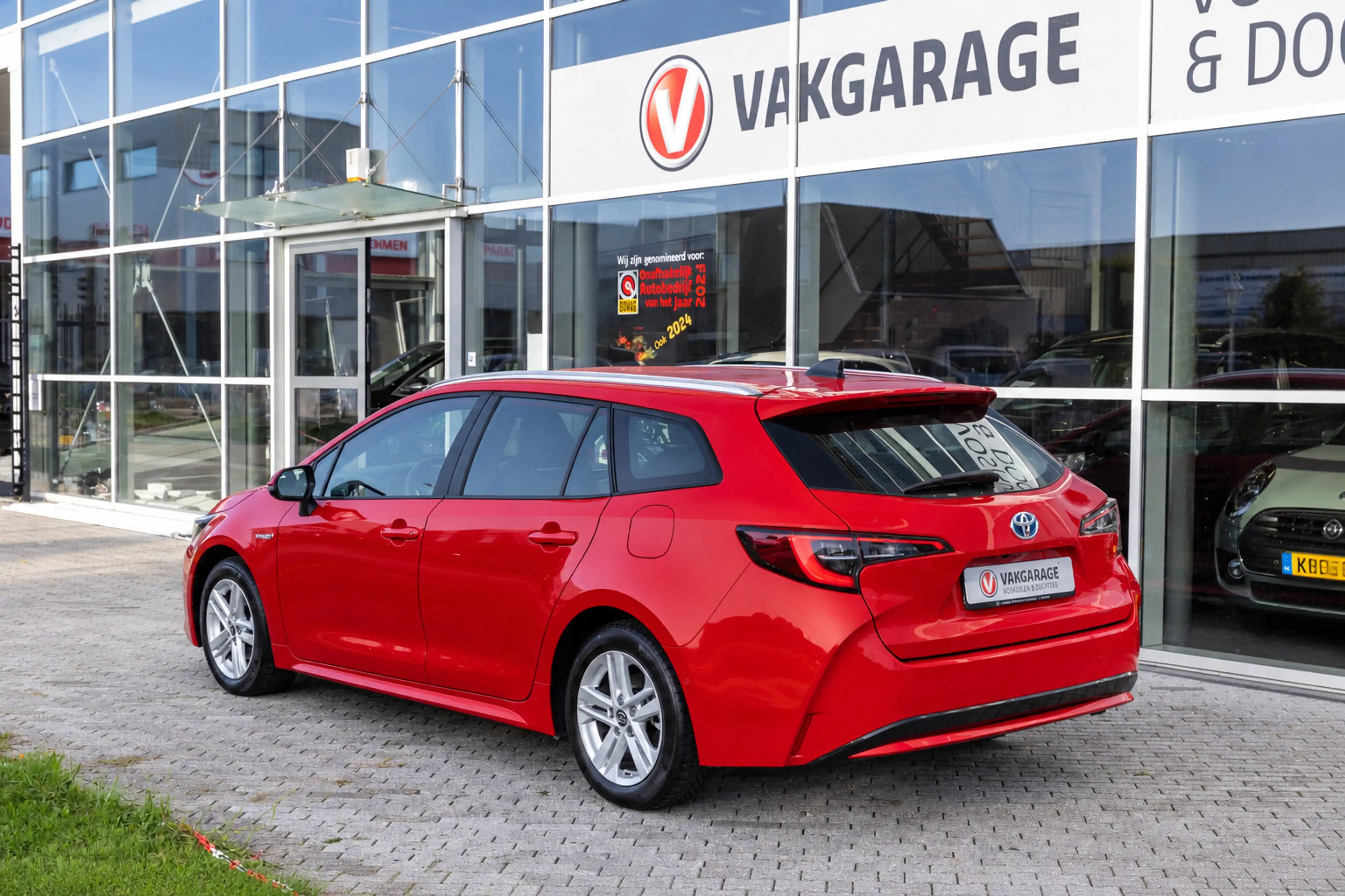 Toyota Corolla Touring Sports 1.8 Hybrid Business Plus Tech | Dod — photo 3