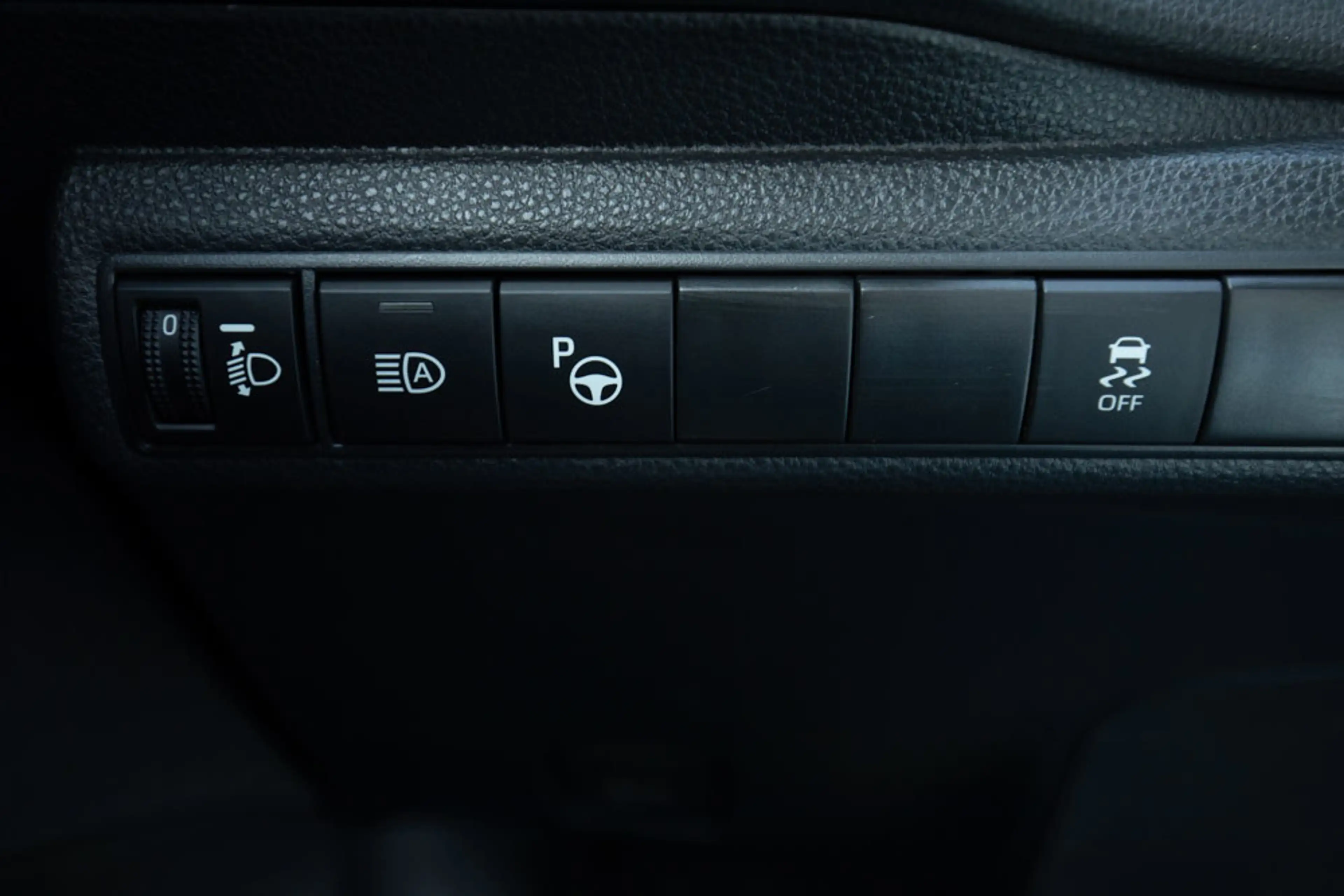 Toyota Corolla Touring Sports 1.8 Hybrid Business Plus Tech | Dod — photo 29