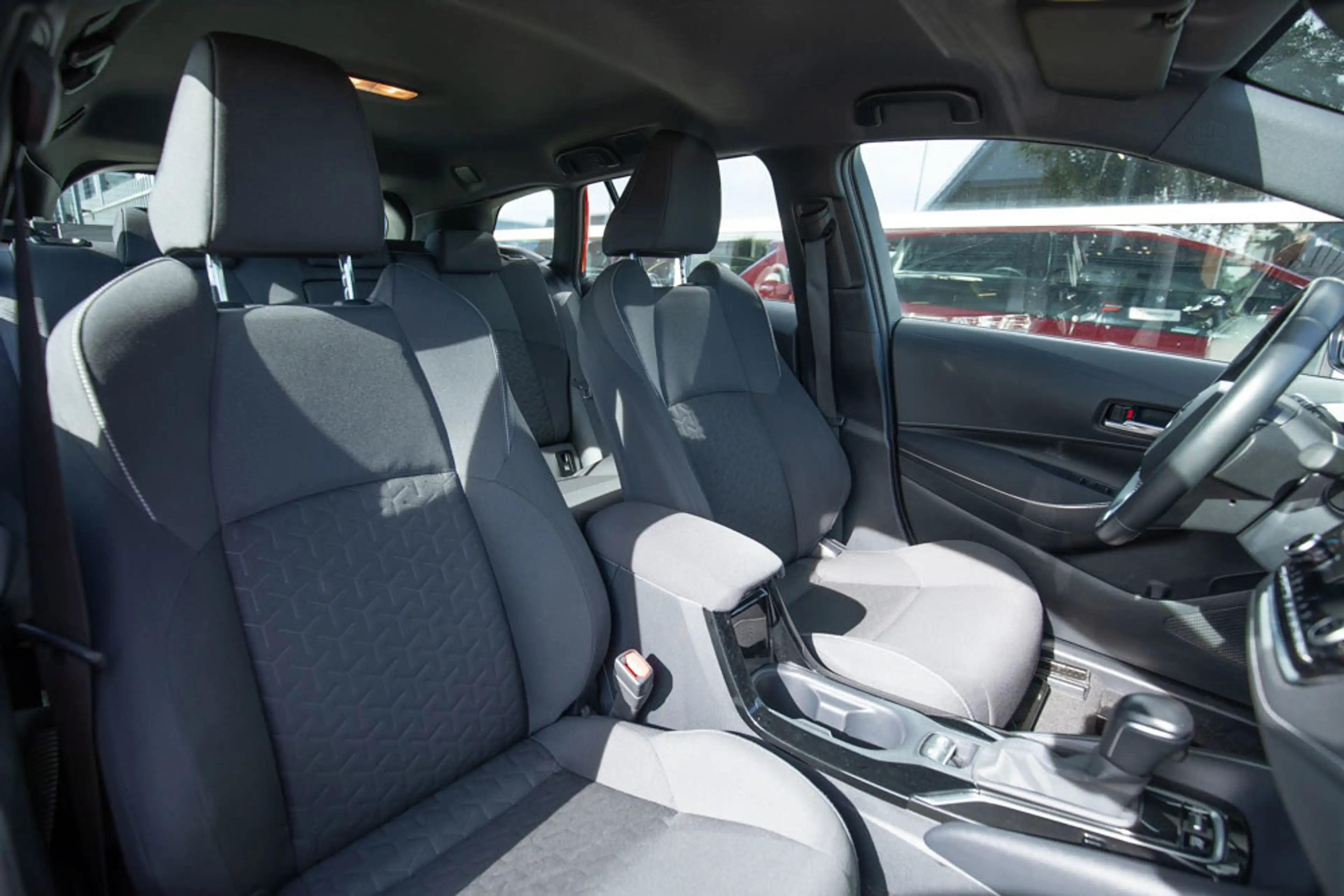 Toyota Corolla Touring Sports 1.8 Hybrid Business Plus Tech | Dod — photo 26