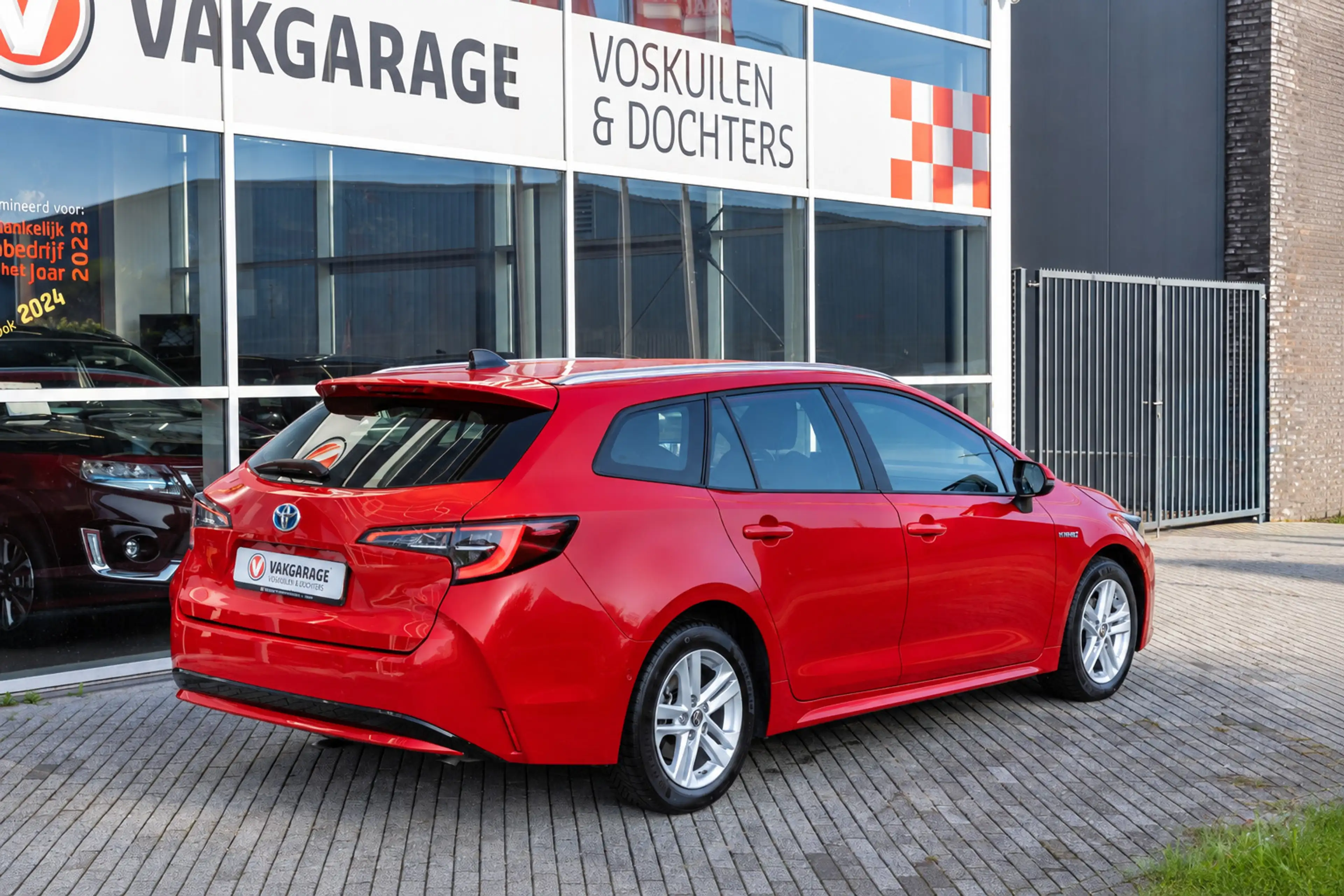 Toyota Corolla Touring Sports 1.8 Hybrid Business Plus Tech | Dod — photo 16