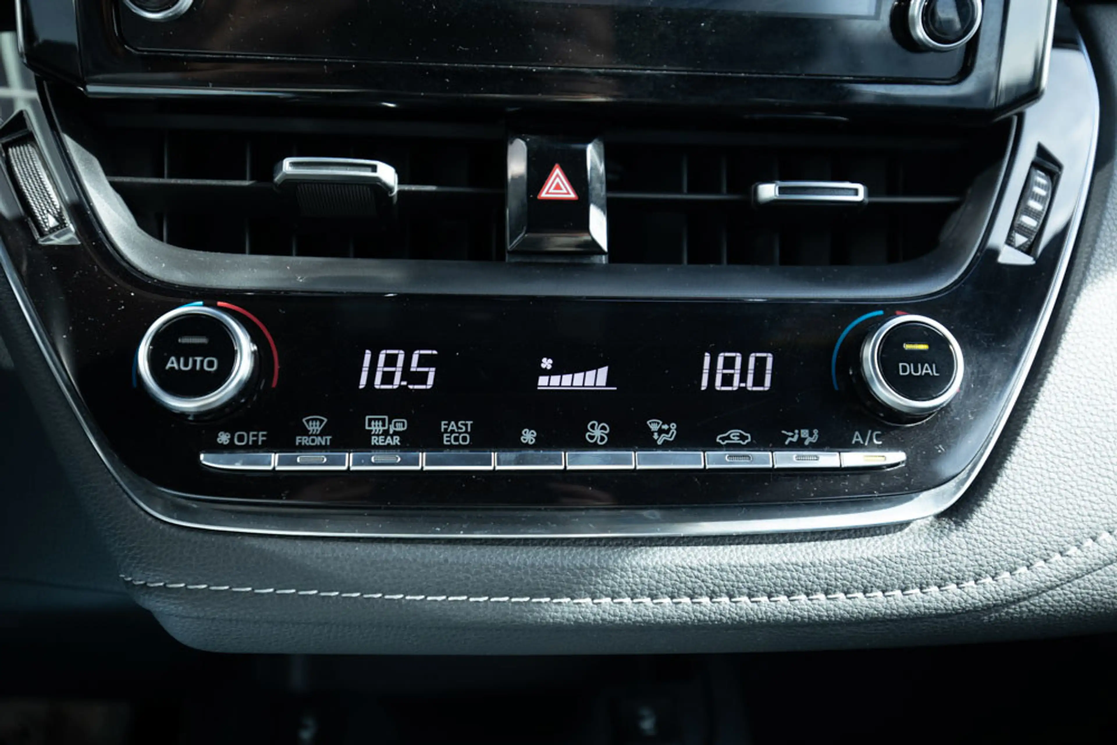 Toyota Corolla Touring Sports 1.8 Hybrid Business Plus Tech | Dod — photo 37