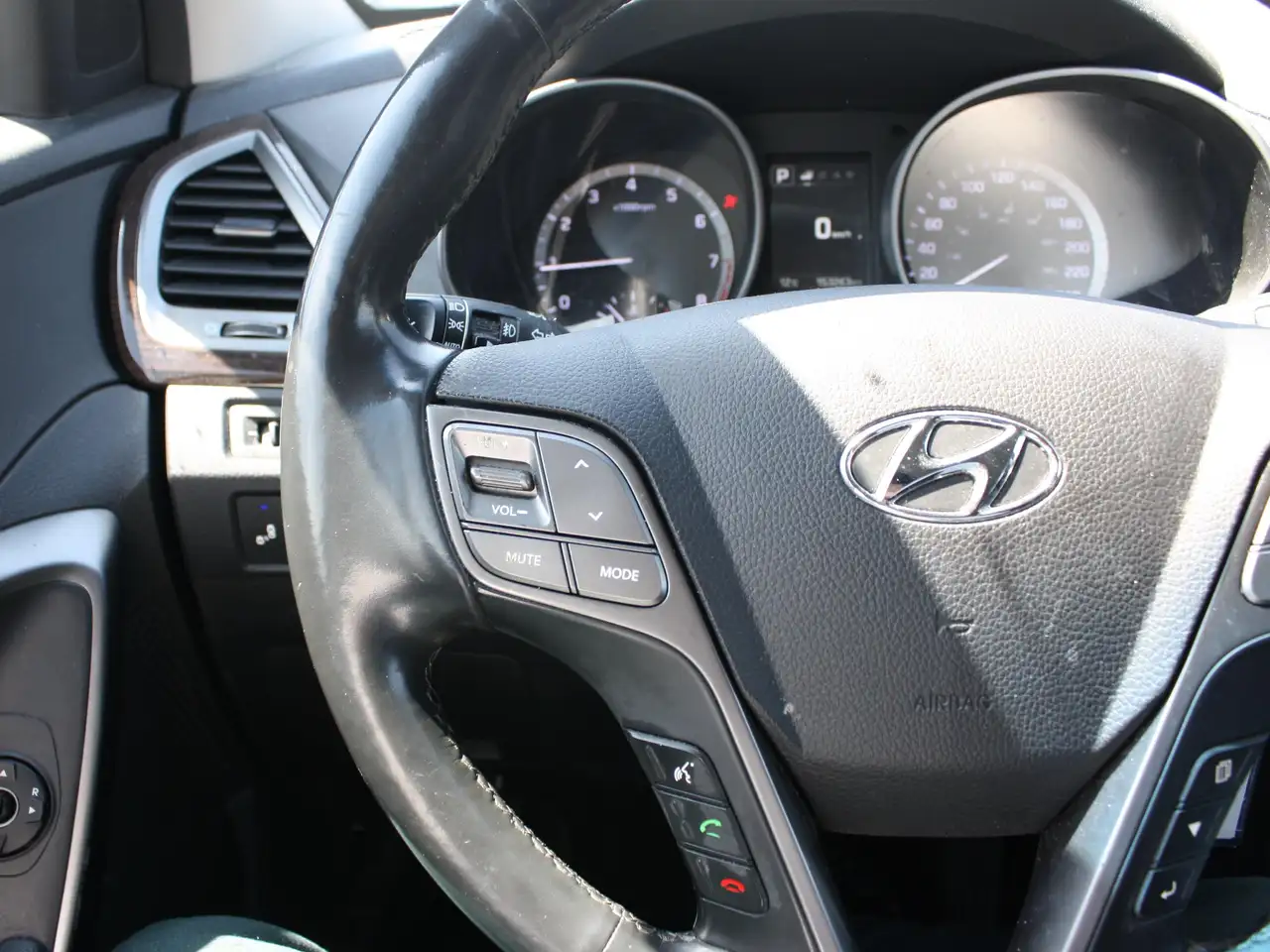 Hyundai SANTA FE снимка Hyundai SANTA FE