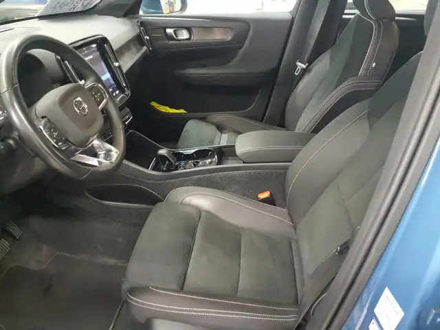 Volvo XC40 view 7
