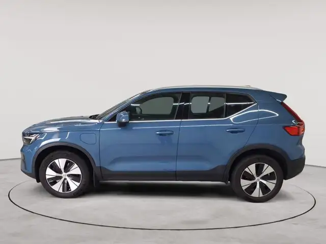 Volvo XC40 view 6