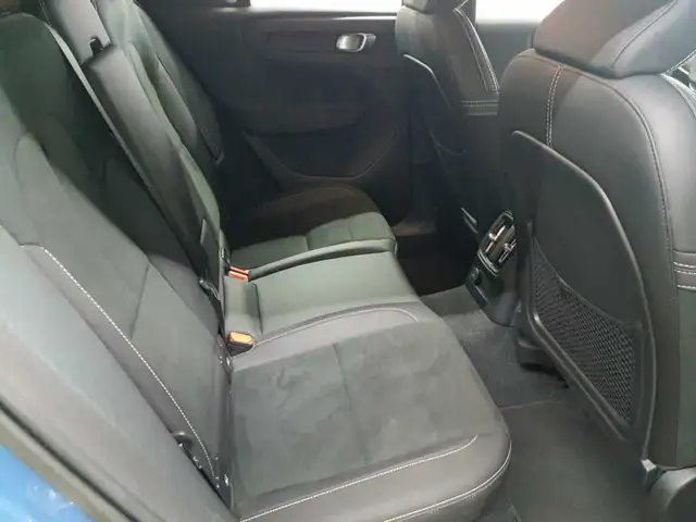 Volvo XC40 view 14