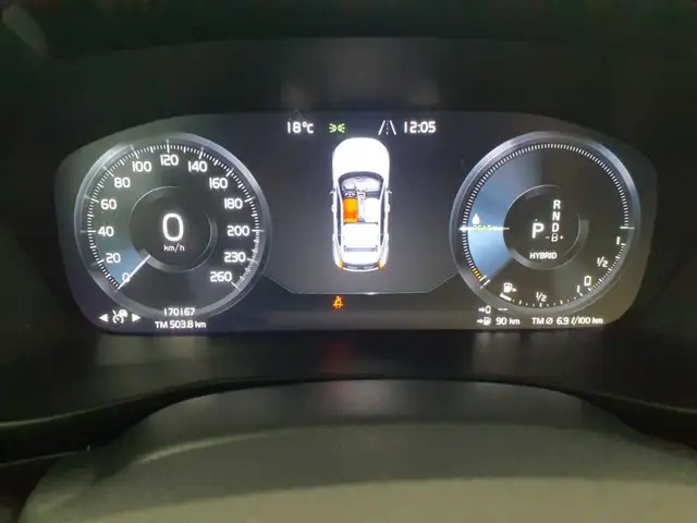 Volvo XC40 view 11