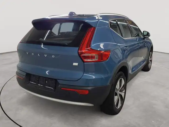 Volvo XC40 view 4
