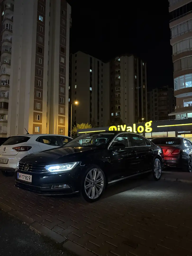 Volkswagen Passat Highline 2,0 TDI DSG VOLL !!! - 1