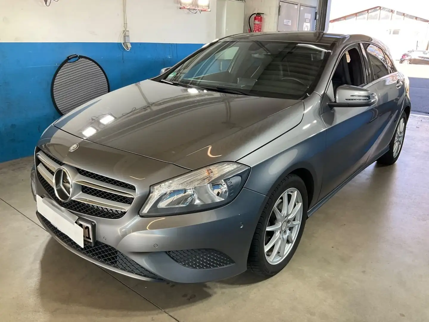 Mercedes-Benz A 180 A 180 BlueEfficiency (176.042) Gris - 1