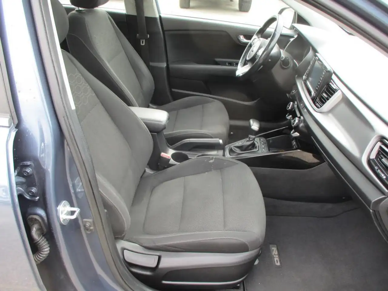 Kia Rio снимка Kia Rio