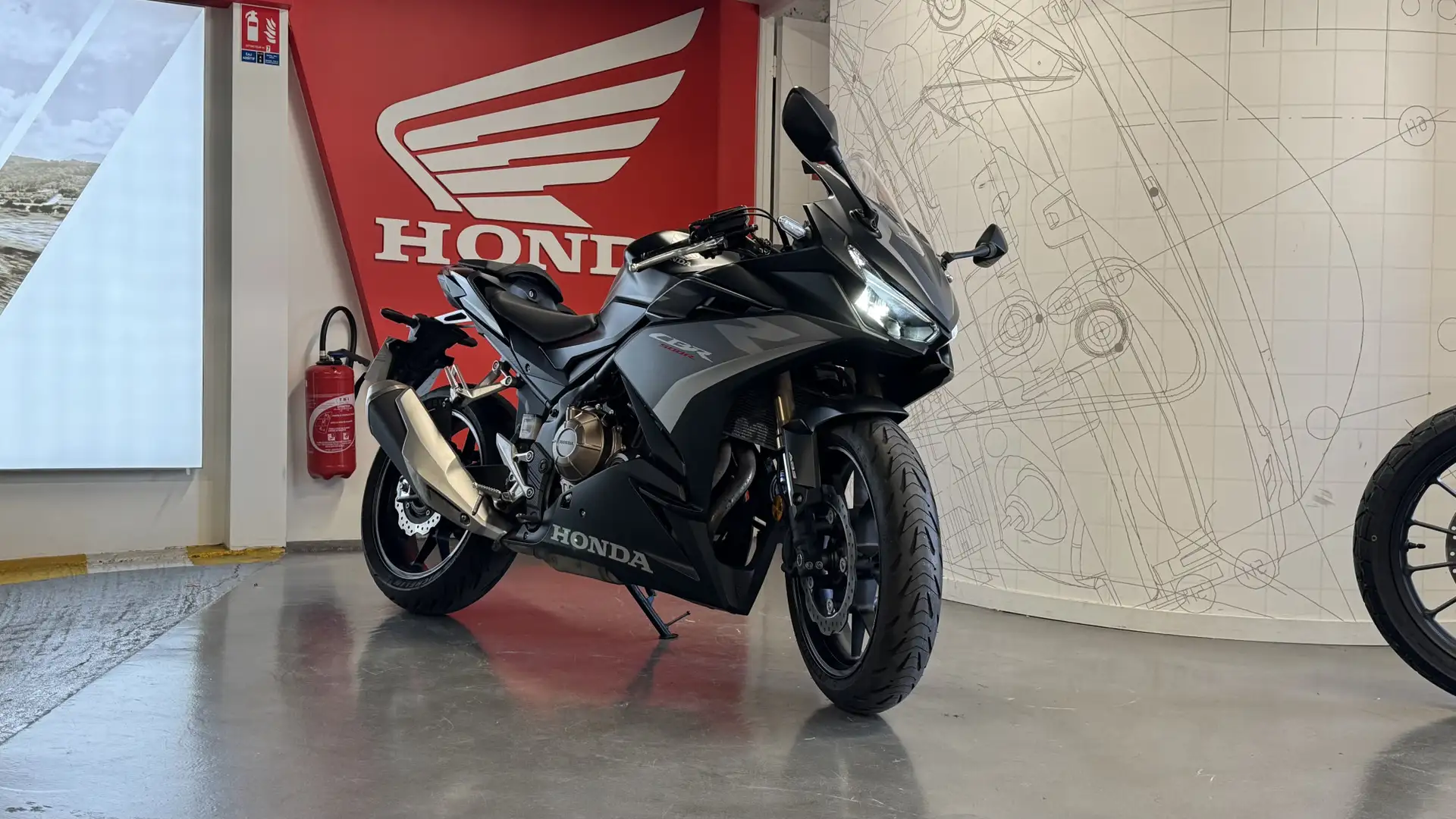 Honda CBR 500 R - 1