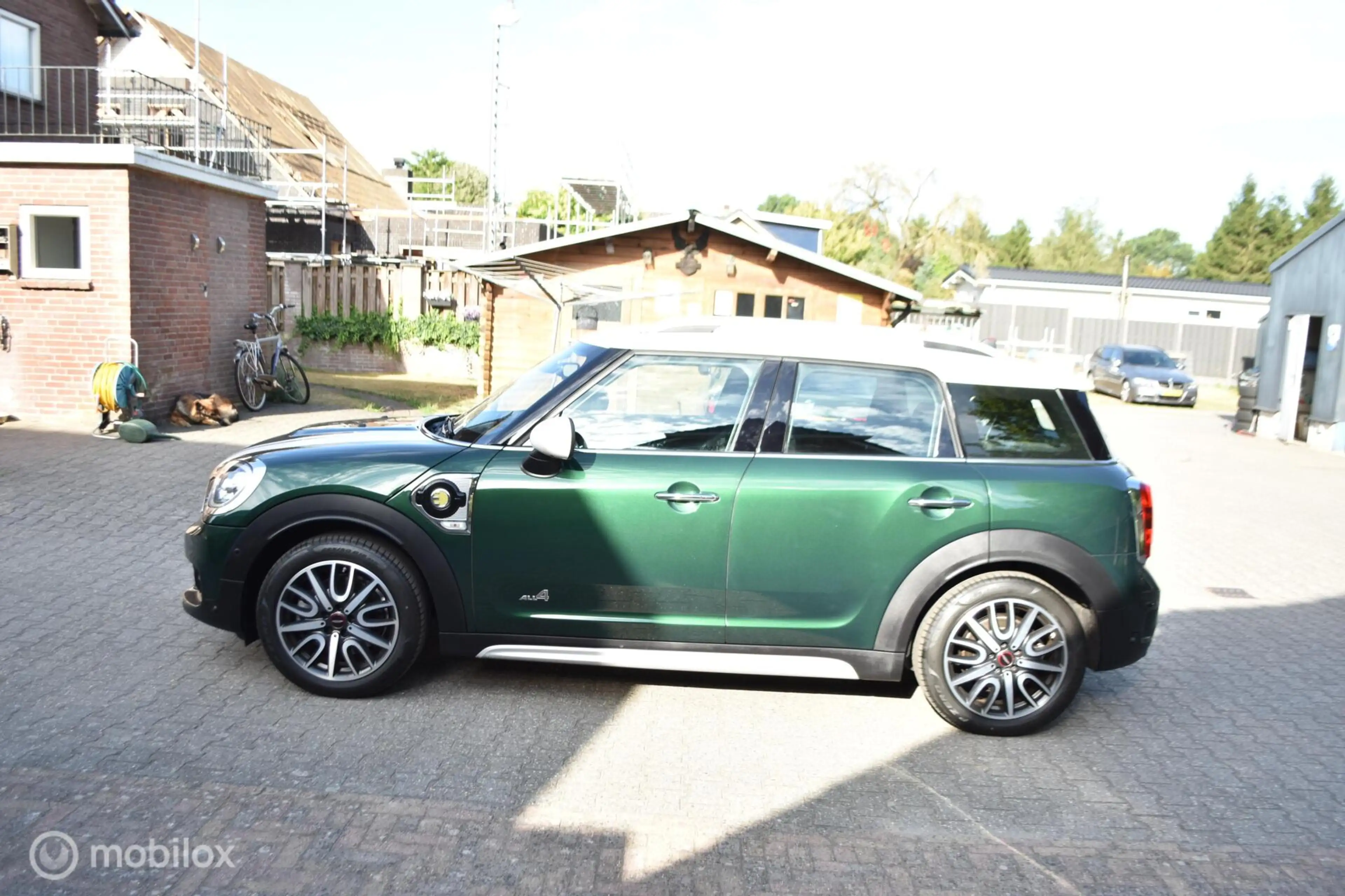 MINI Cooper SE Countryman 1.5 ALL4 Chili — photo 4
