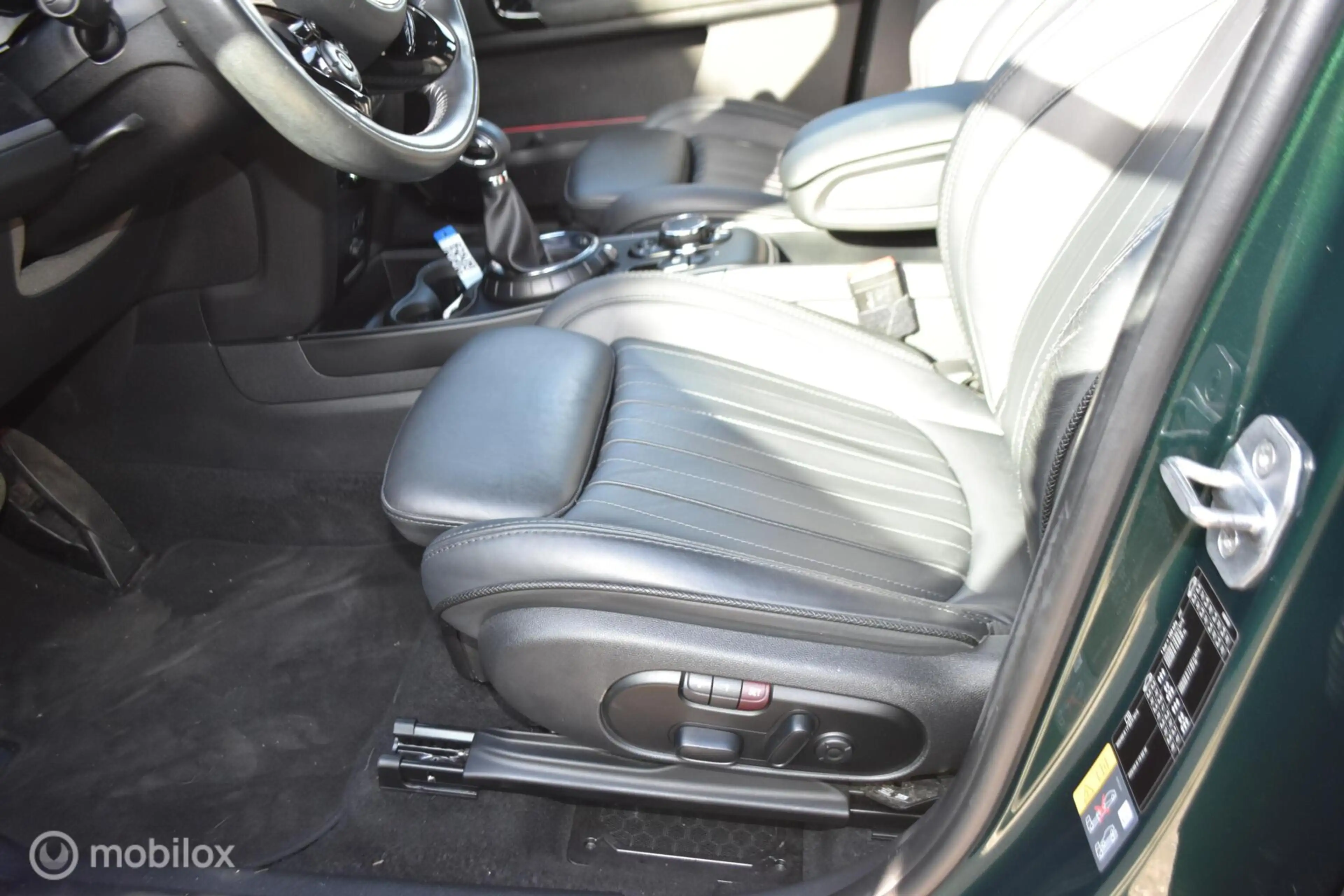 MINI Cooper SE Countryman 1.5 ALL4 Chili — photo 14