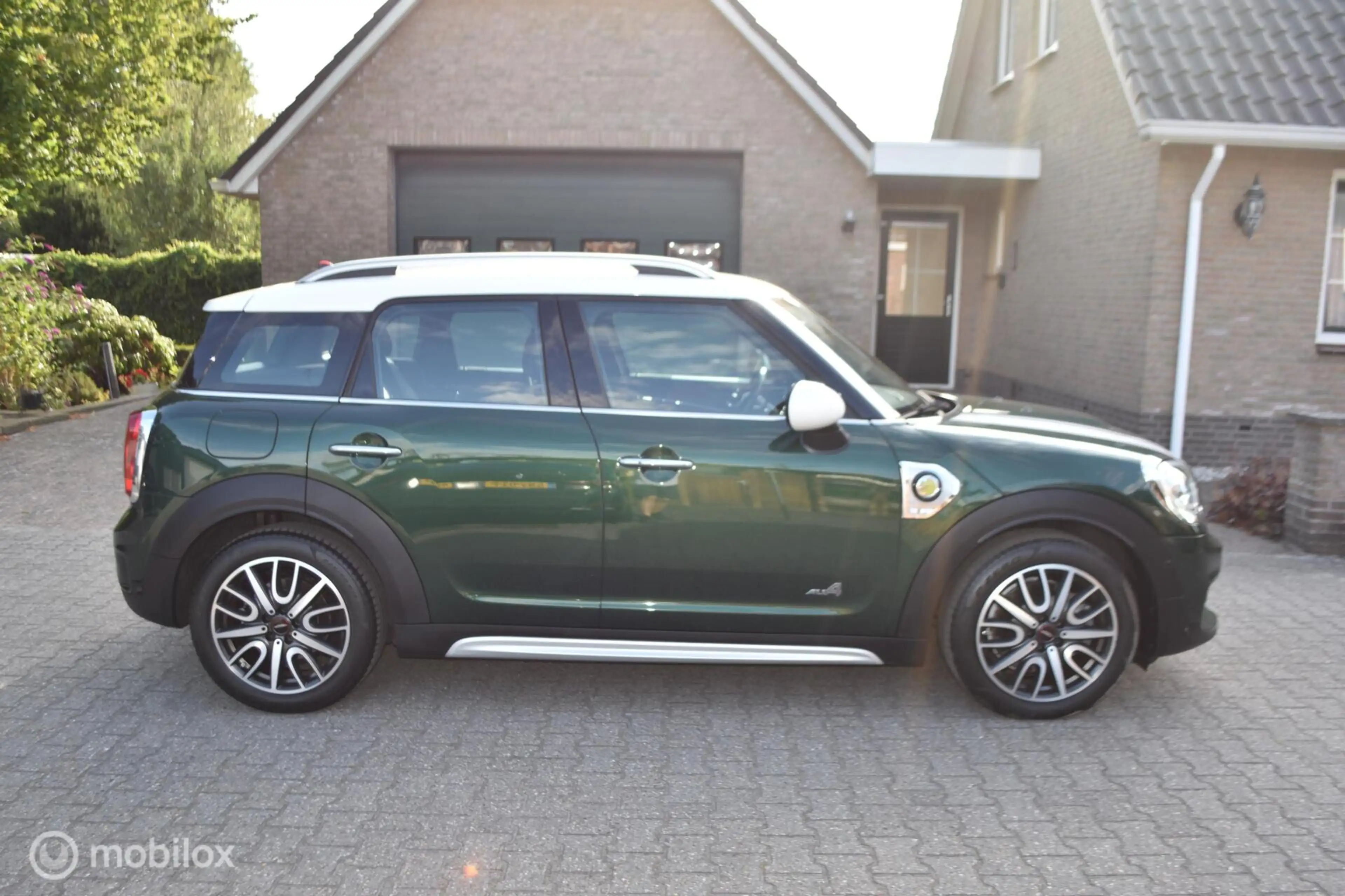 MINI Cooper SE Countryman 1.5 ALL4 Chili — photo 8