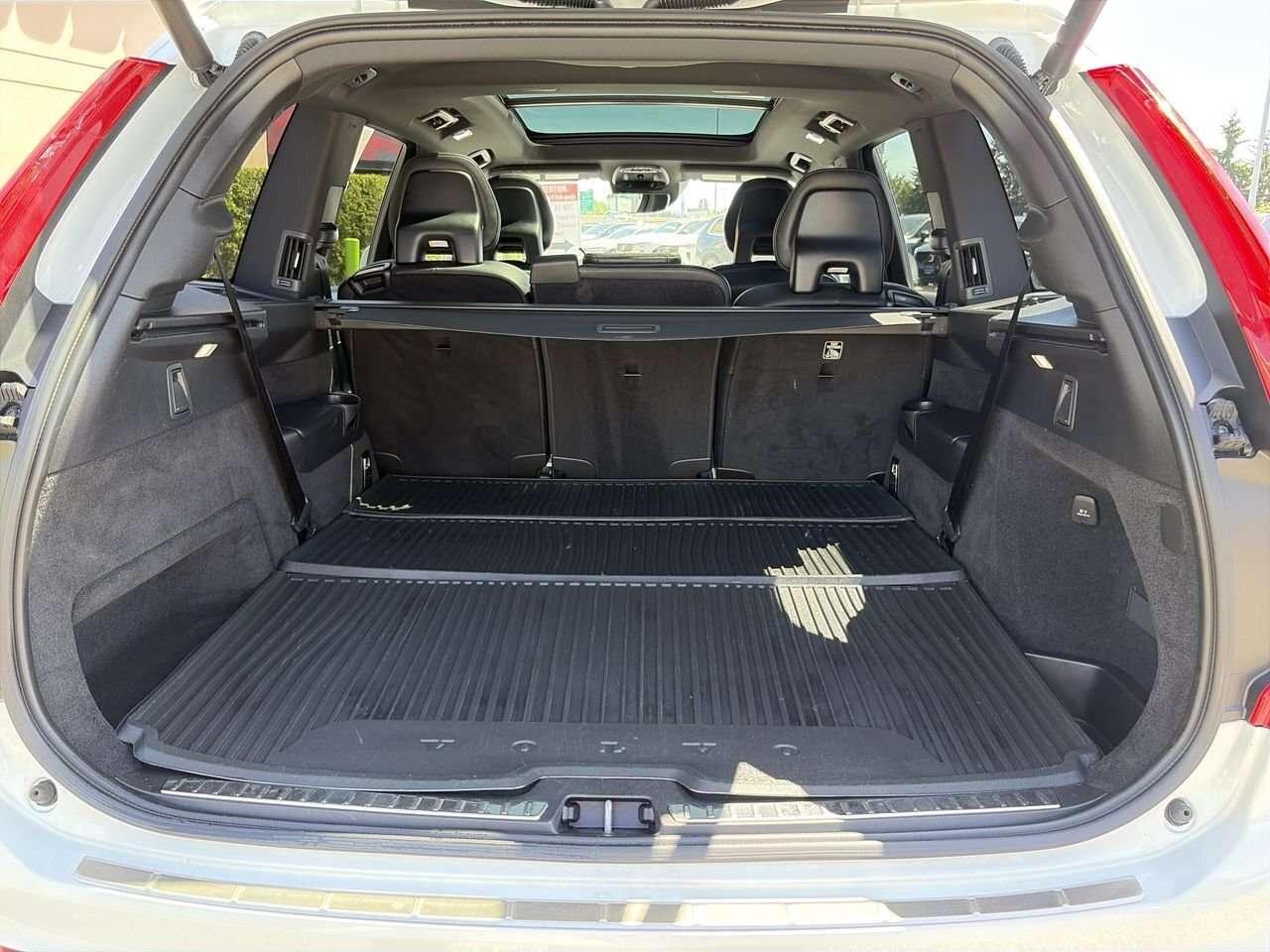 2020 Volvo XC90 T6 AWD Momentum (7-Seat) Local | Accident-Free | M thumb 31