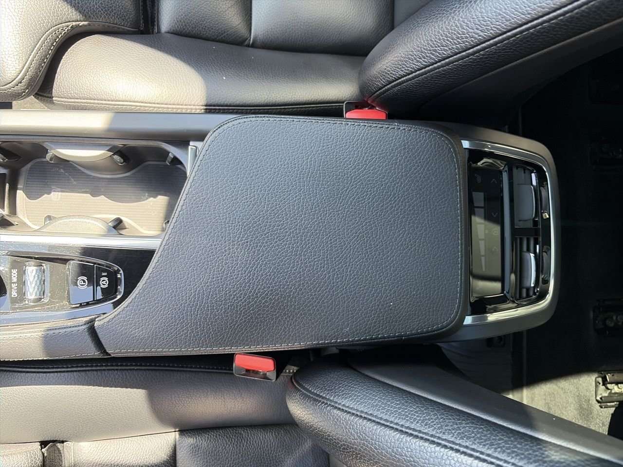 2020 Volvo XC90 T6 AWD Momentum (7-Seat) Local | Accident-Free | M thumb 27