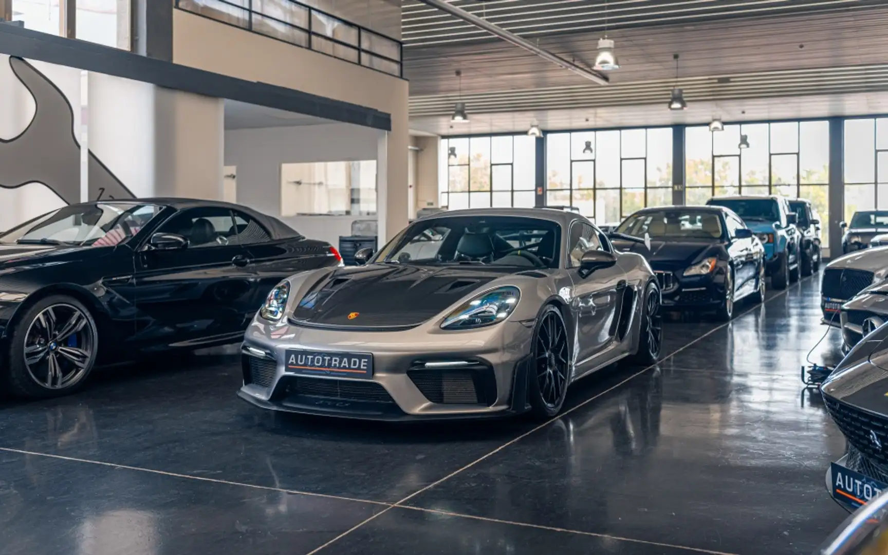 Porsche Cayman GT4 RS PDK Grau - 1