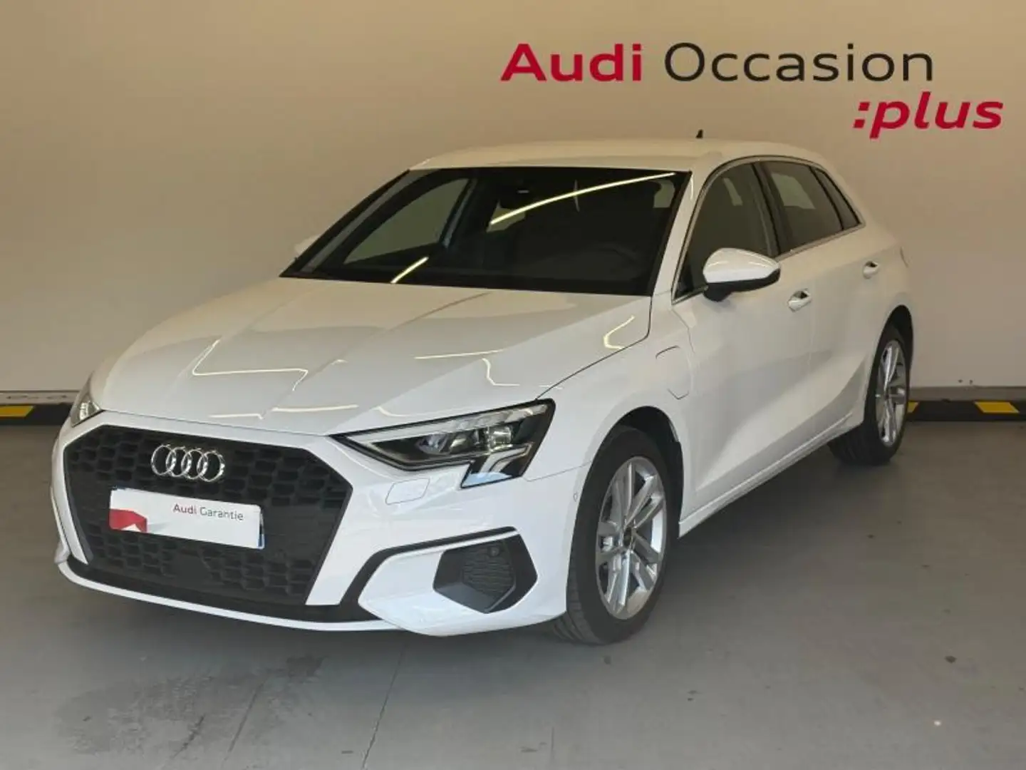 Audi A3 40 TFSI e 204ch Business Executive S tronic 6 Blanc - 1