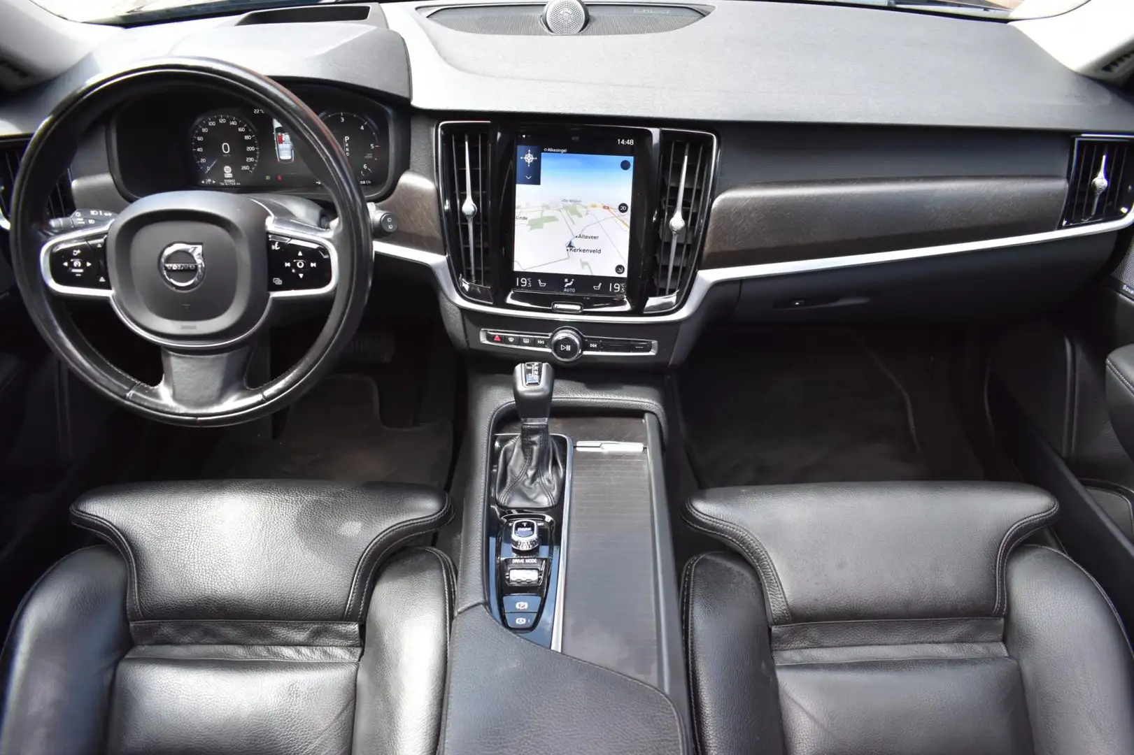 Volvo V90 Cross Country 2.0 D5 Pro '17 LED Pano Clima Leder Navi Cruise Bruin - 2