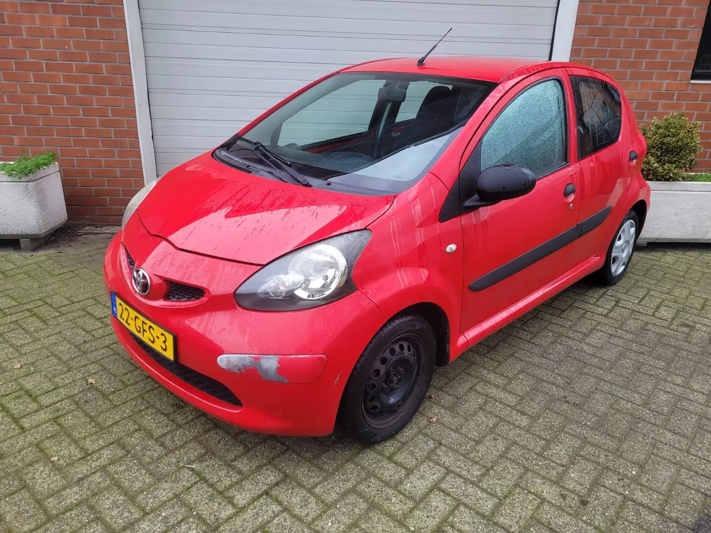 Toyota Aygo 1.0-12V Rot - 1