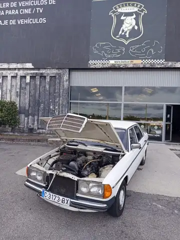 Mercedes-Benz MERCEDES-BENZ Clase E (W123) Berlina  Manual de 4