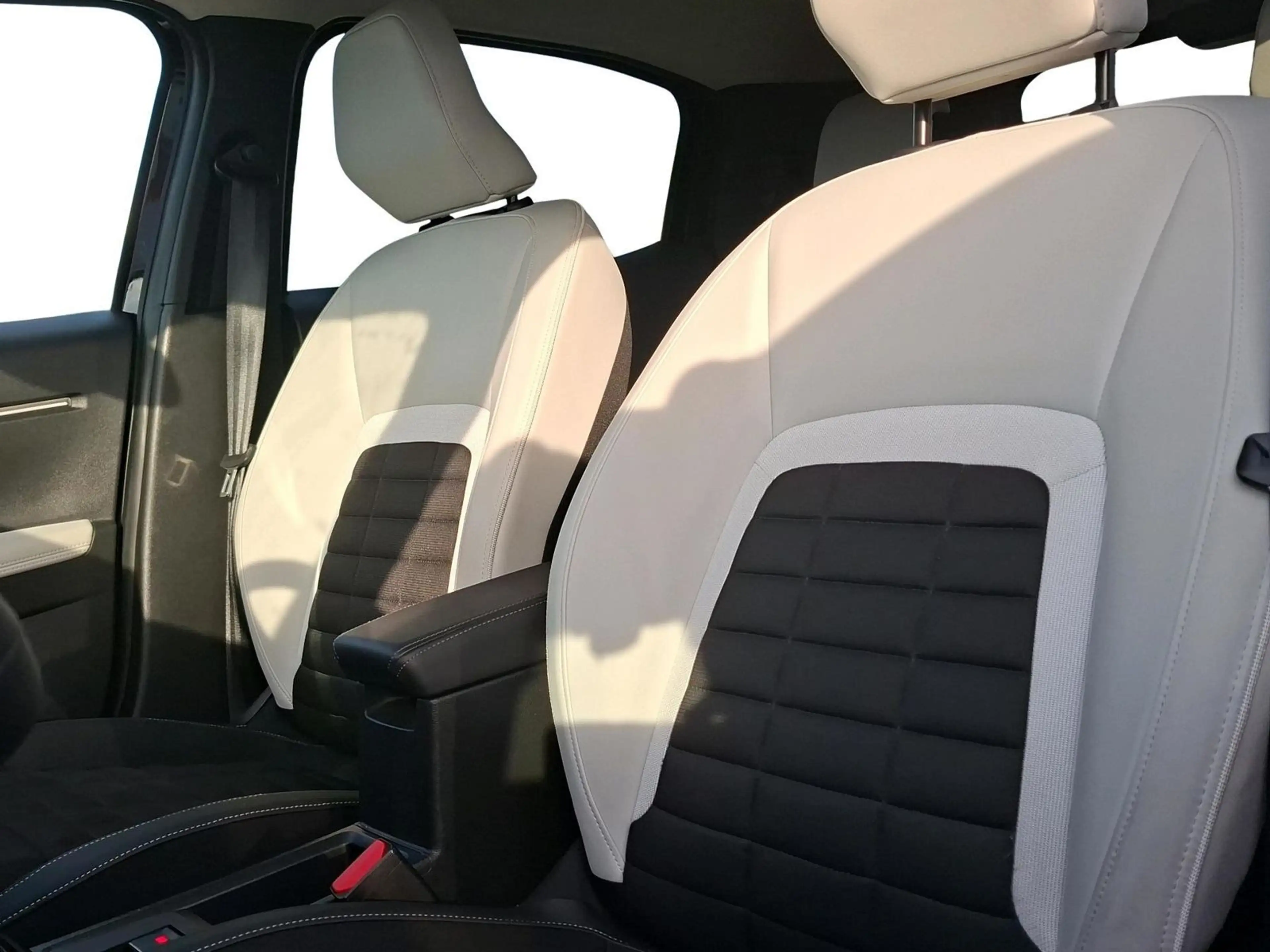 Citroen C3 Aircross Max Hybrid 145 eDSC6 Kamera Navi SHZ — photo 7