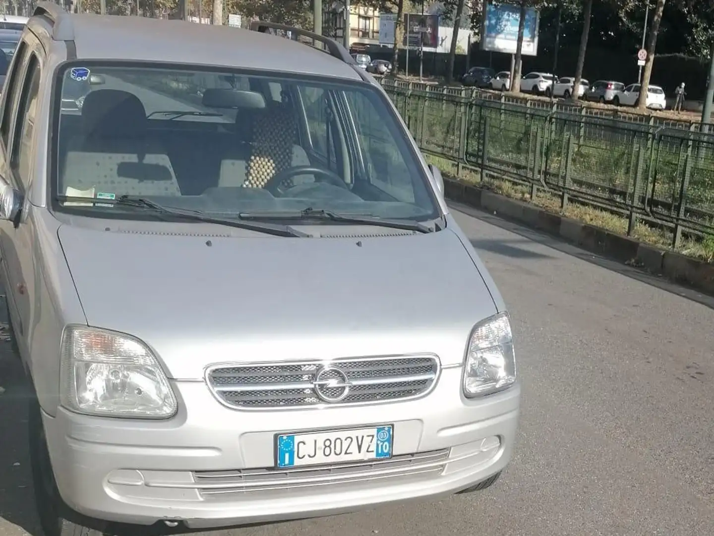 Opel Agila Agila I 2000 1.2 16v Comfort Argento - 2