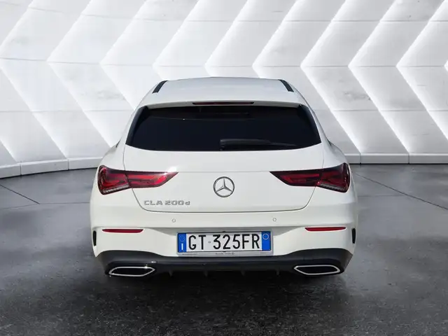 Mercedes-Benz CLA view 3